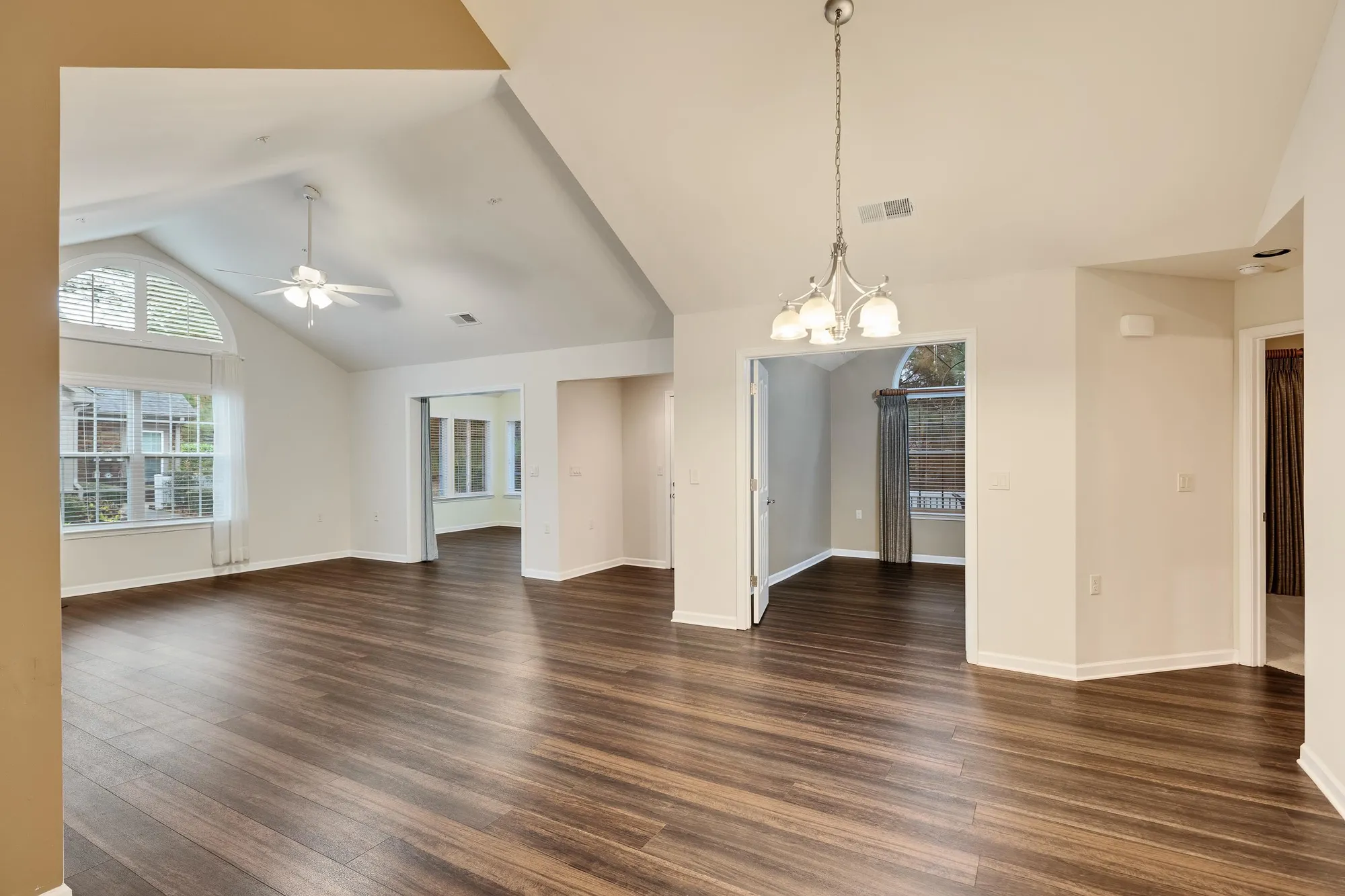 Property Slideshow image 9 of 36 | 781 stonevillage cv # 28, Collierville, TN, 38017