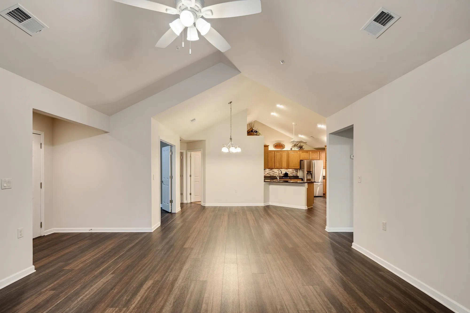 Property Slideshow image 13 of 36 | 781 stonevillage cv # 28, Collierville, TN, 38017