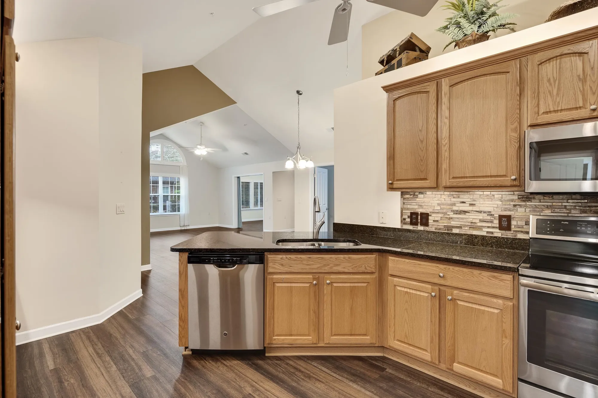 Property Slideshow image 18 of 36 | 781 stonevillage cv # 28, Collierville, TN, 38017