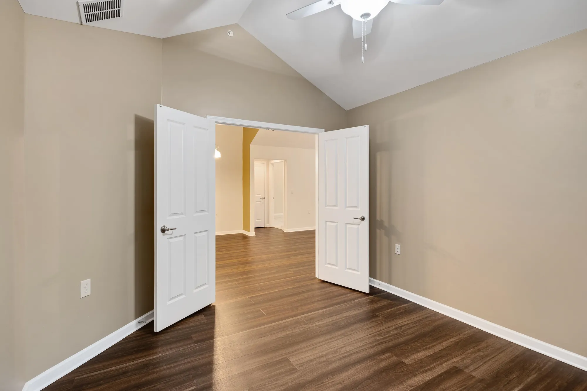 Property Slideshow image 25 of 36 | 781 stonevillage cv # 28, Collierville, TN, 38017