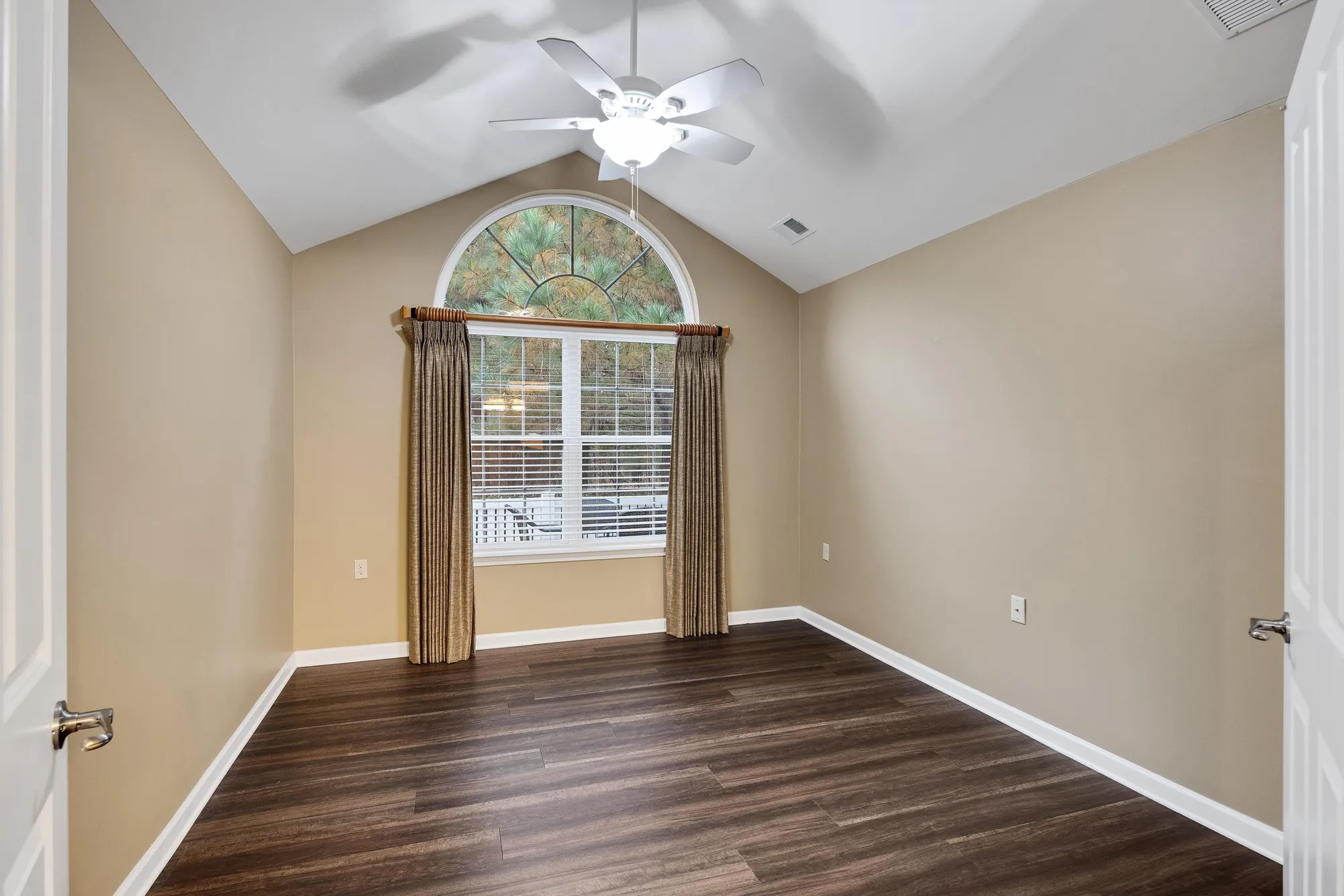 Property Slideshow image 26 of 36 | 781 stonevillage cv # 28, Collierville, TN, 38017