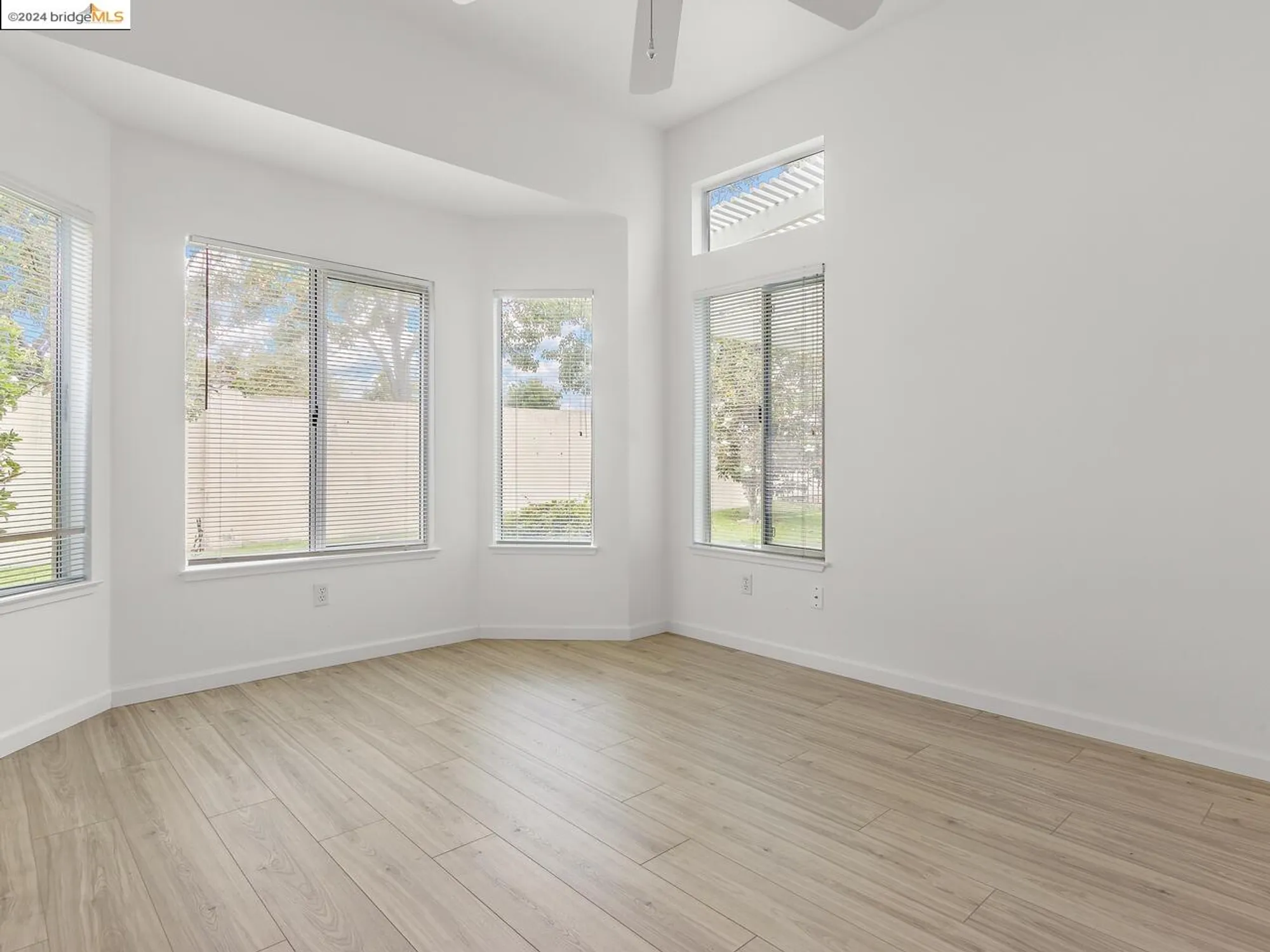 Property Slideshow image 15 of 33 | 1932 crispin dr, Brentwood, CA, 94513