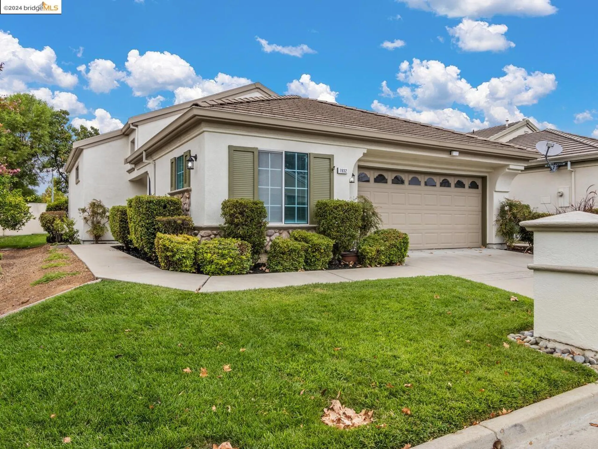 Property Slideshow image 2 of 33 | 1932 crispin dr, Brentwood, CA, 94513