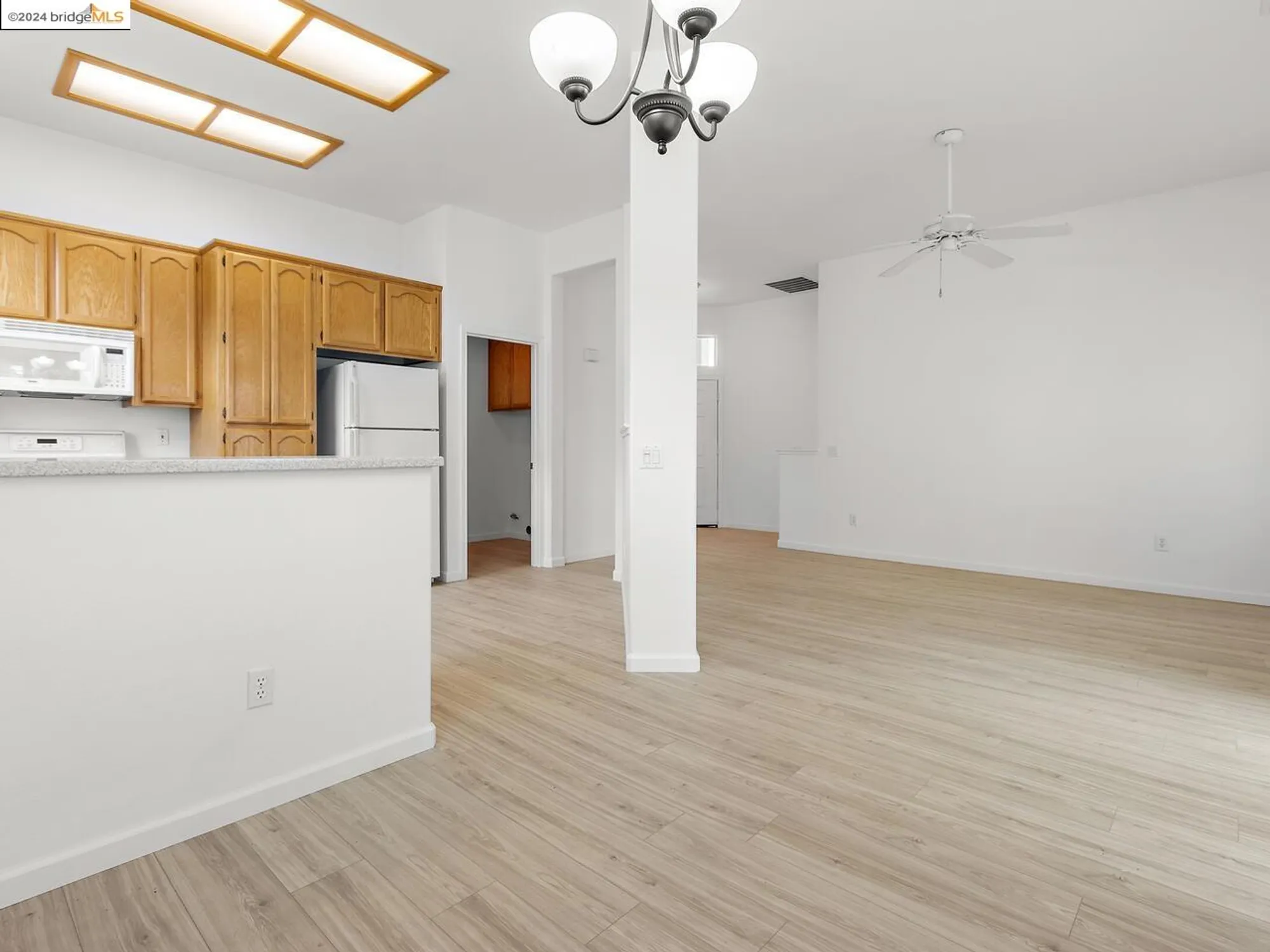 Property Slideshow image 12 of 33 | 1932 crispin dr, Brentwood, CA, 94513