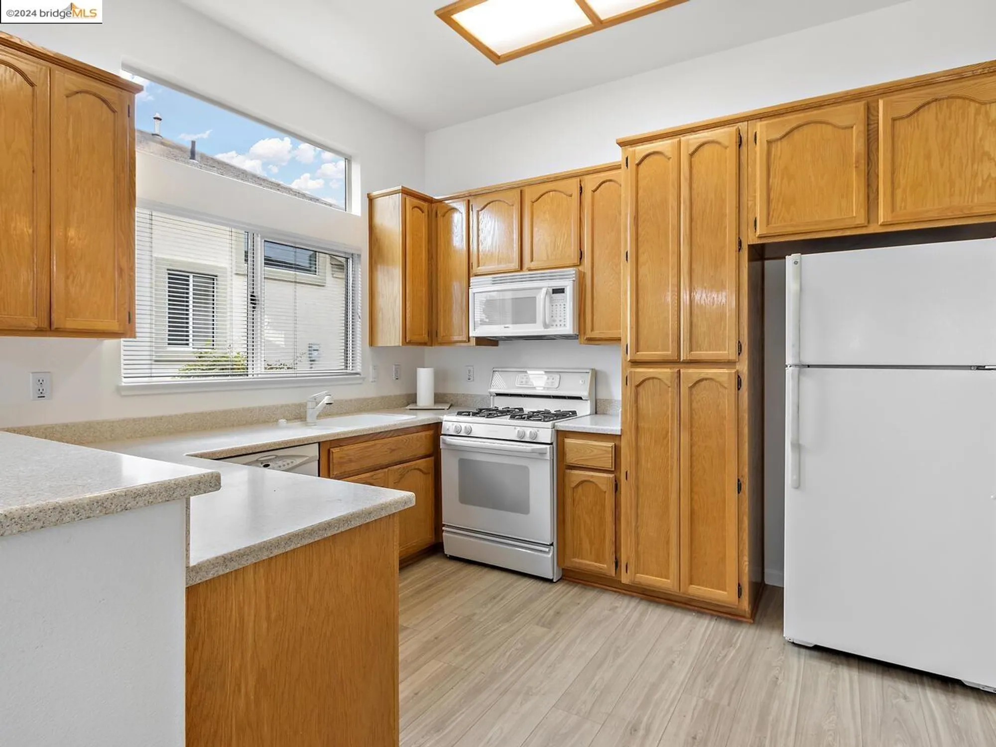 Property Slideshow image 8 of 33 | 1932 crispin dr, Brentwood, CA, 94513