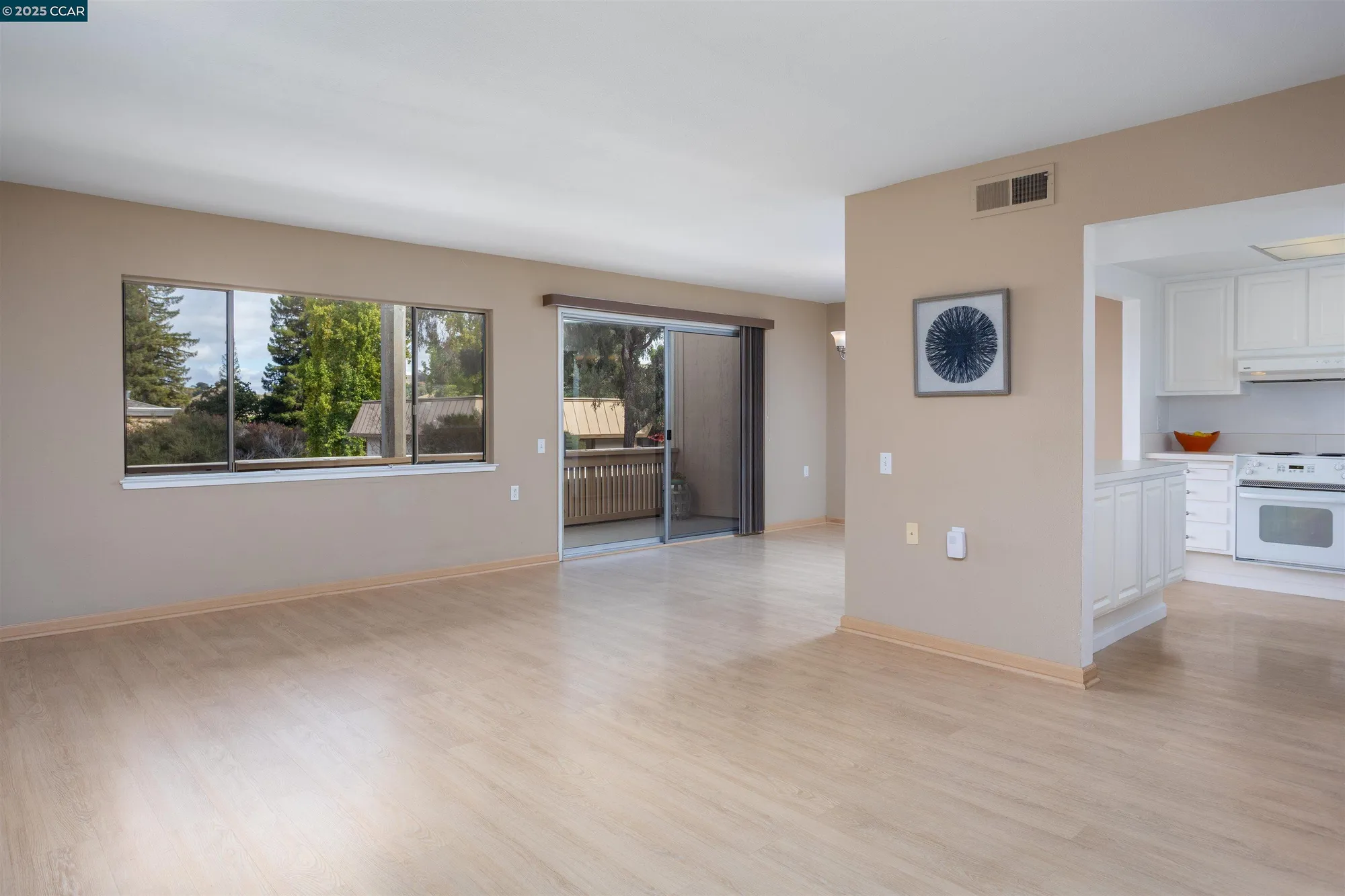 Property Slideshow image 6 of 26 | 1601 canyonwood ct 8, Walnut Creek, CA, 94595