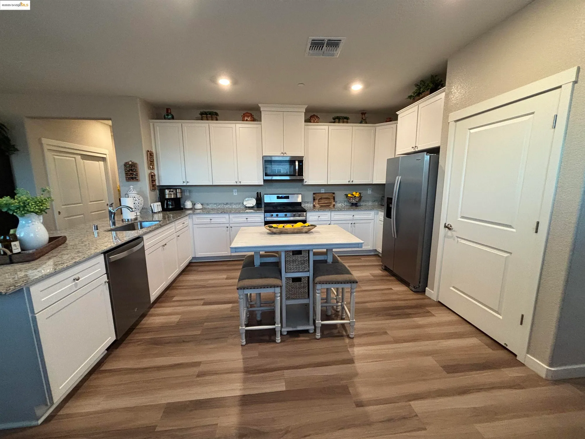 Property Slideshow image 11 of 45 | 2107 lavender pl, Rio Vista, CA, 94571