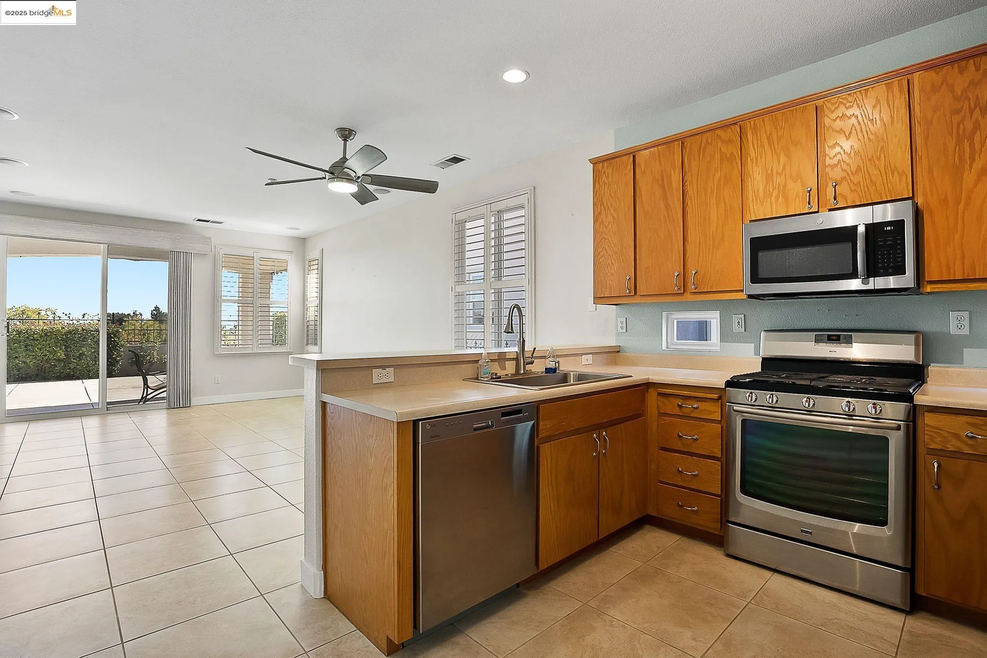 Property Slideshow image 8 of 50 | 1481 bismarck ln, Brentwood, CA, 94513
