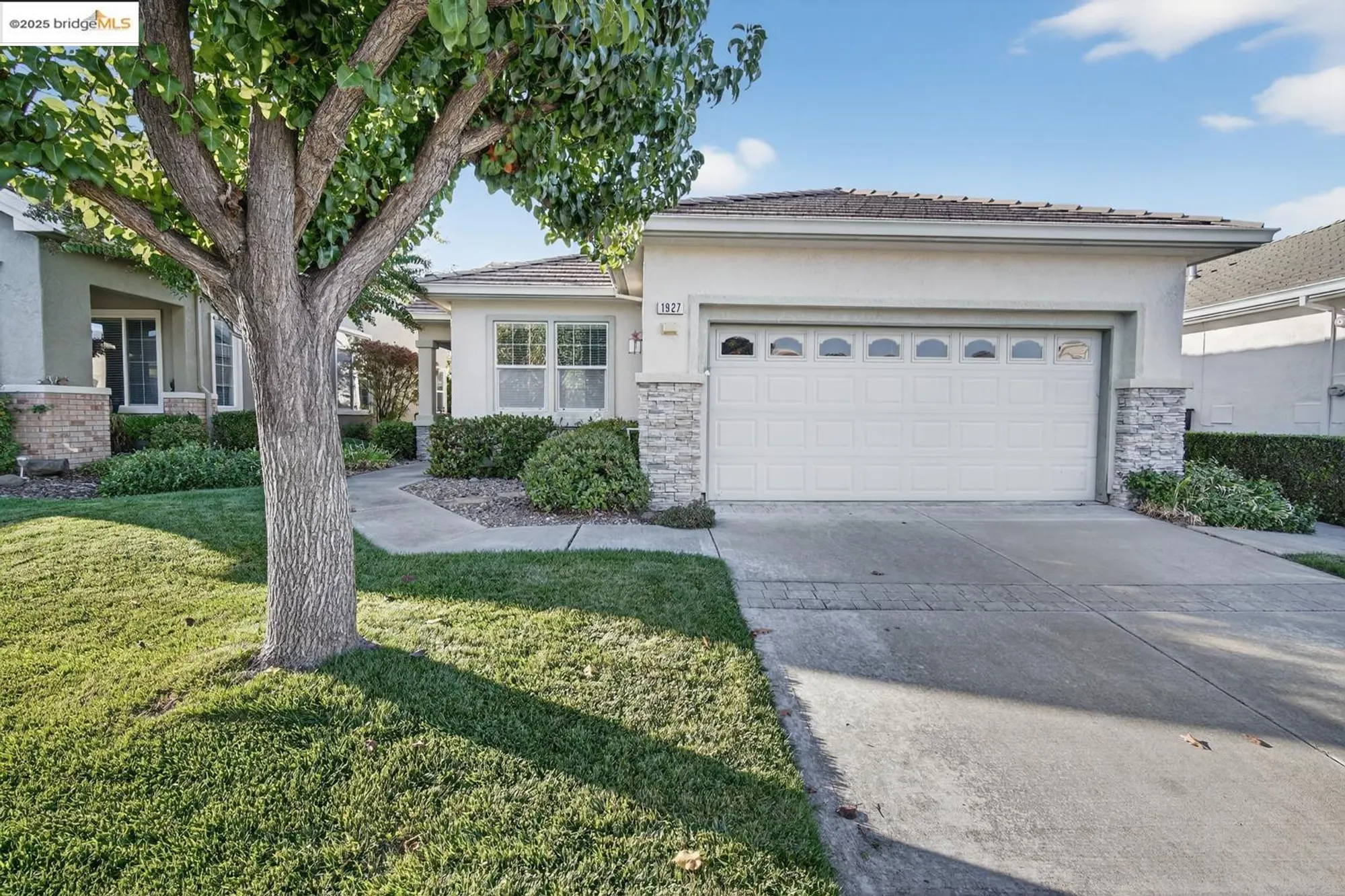 Property Slideshow image 1 of 35 | 1927 whitten pl, Brentwood, CA, 94513