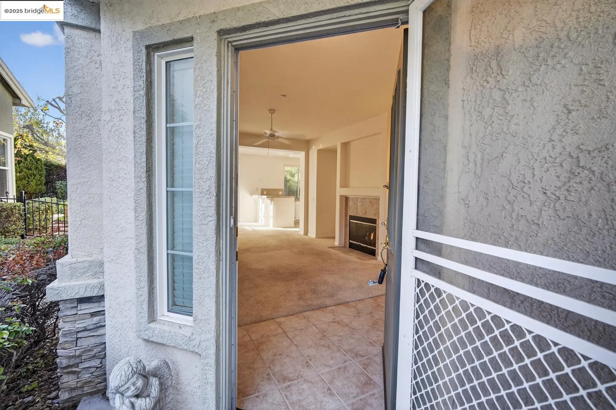 Property Slideshow image 5 of 35 | 1927 whitten pl, Brentwood, CA, 94513