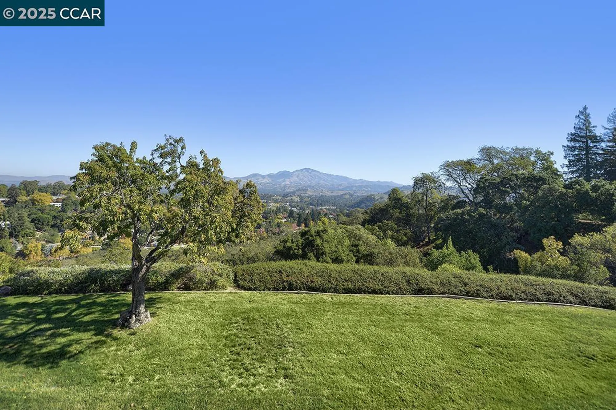 Property Slideshow image 1 of 58 | 2001 skycrest dr 4, Walnut Creek, CA, 94595
