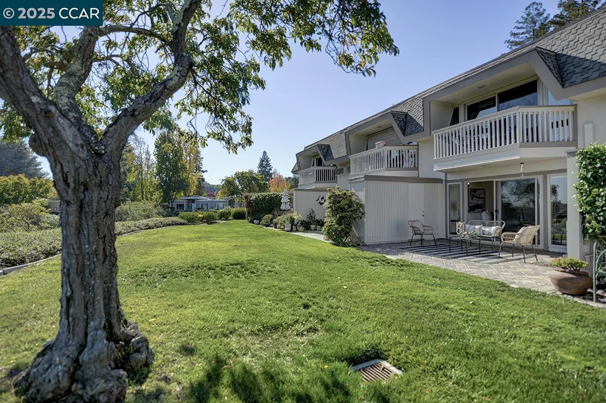 Property Slideshow image 12 of 58 | 2001 skycrest dr 4, Walnut Creek, CA, 94595