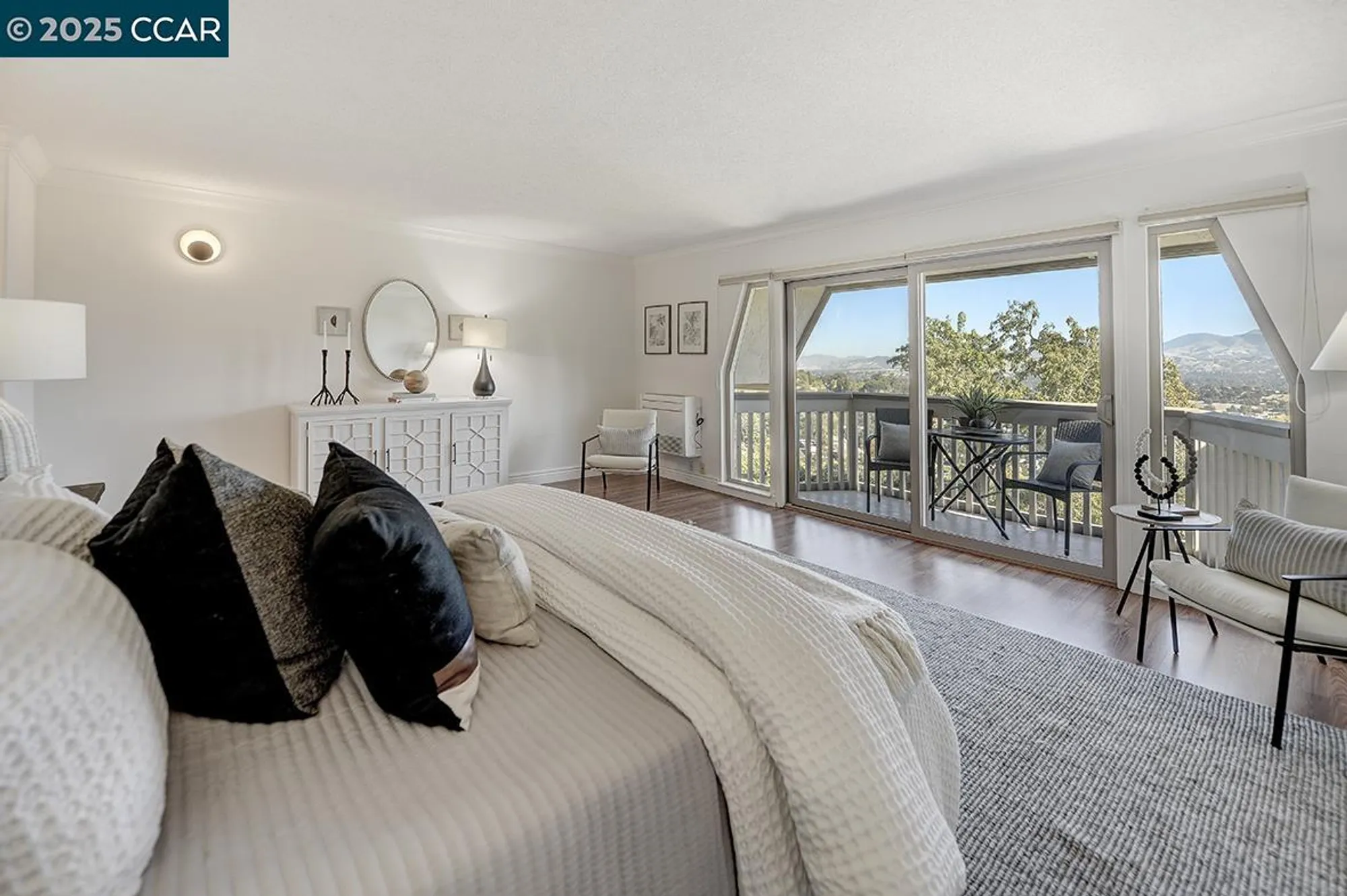 Property Slideshow image 28 of 58 | 2001 skycrest dr 4, Walnut Creek, CA, 94595