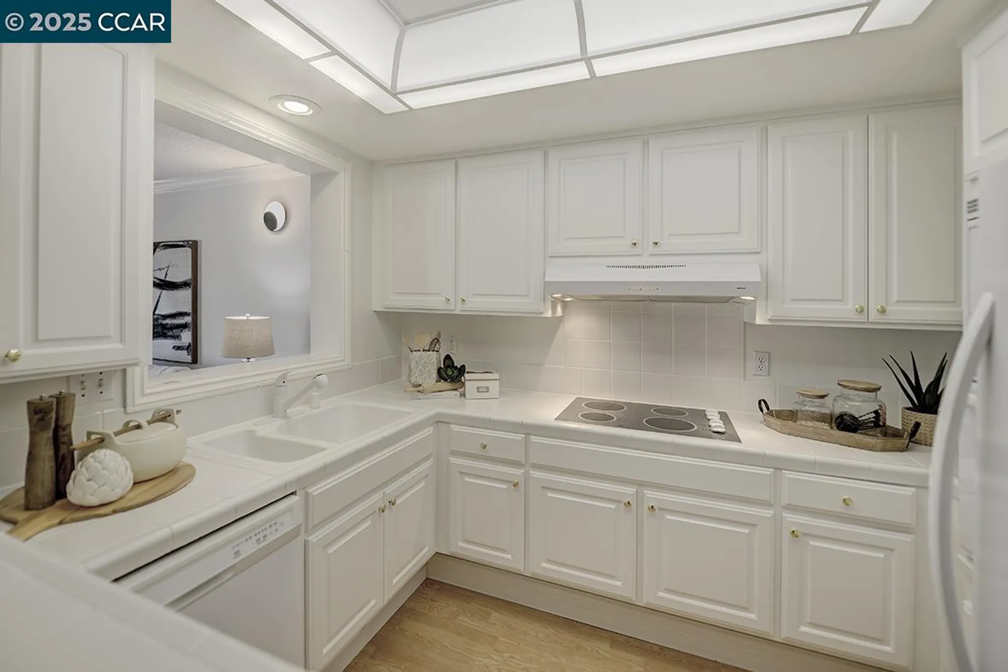 Property Slideshow image 3 of 58 | 2001 skycrest dr 4, Walnut Creek, CA, 94595