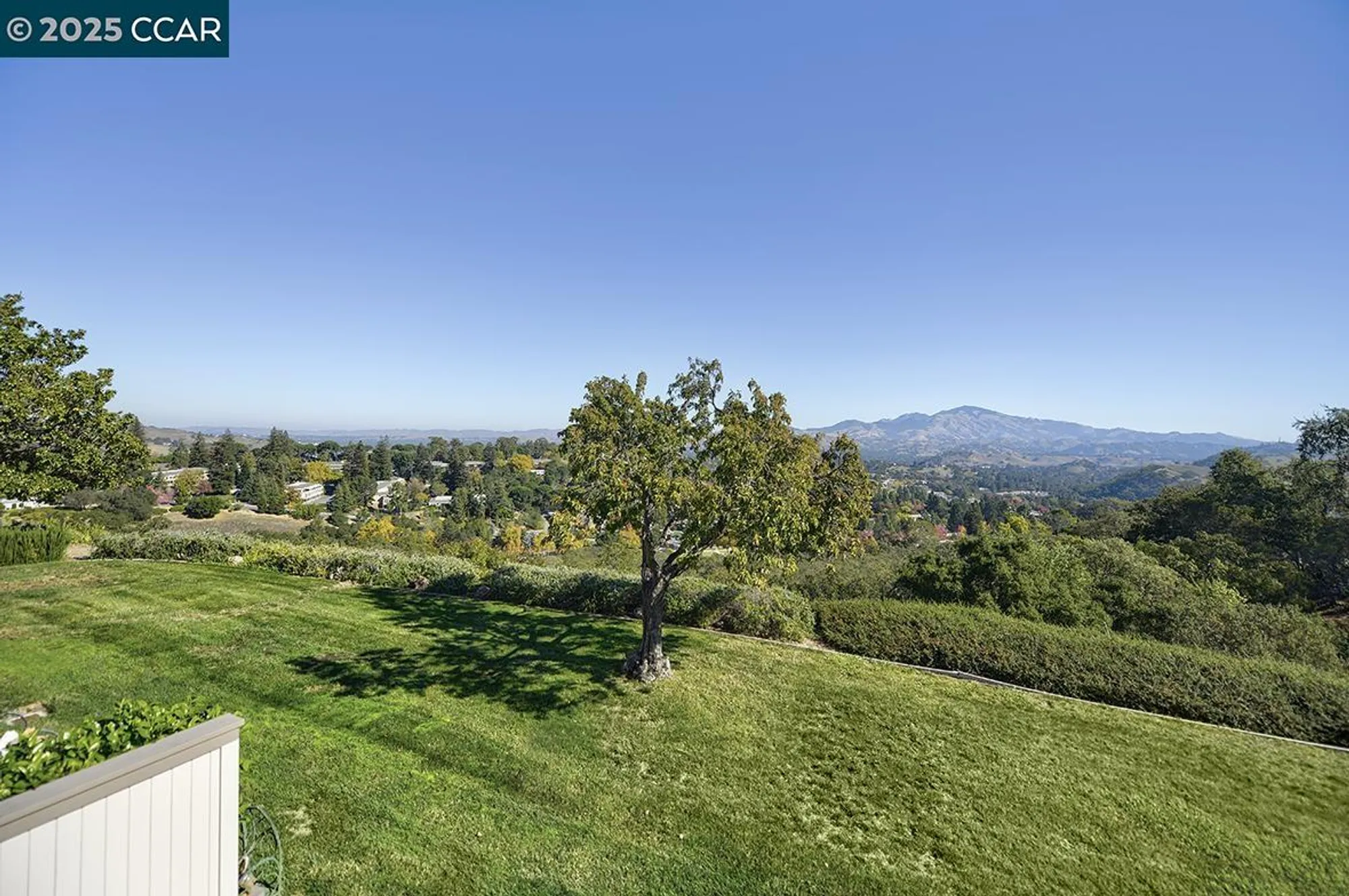 Property Slideshow image 31 of 58 | 2001 skycrest dr 4, Walnut Creek, CA, 94595