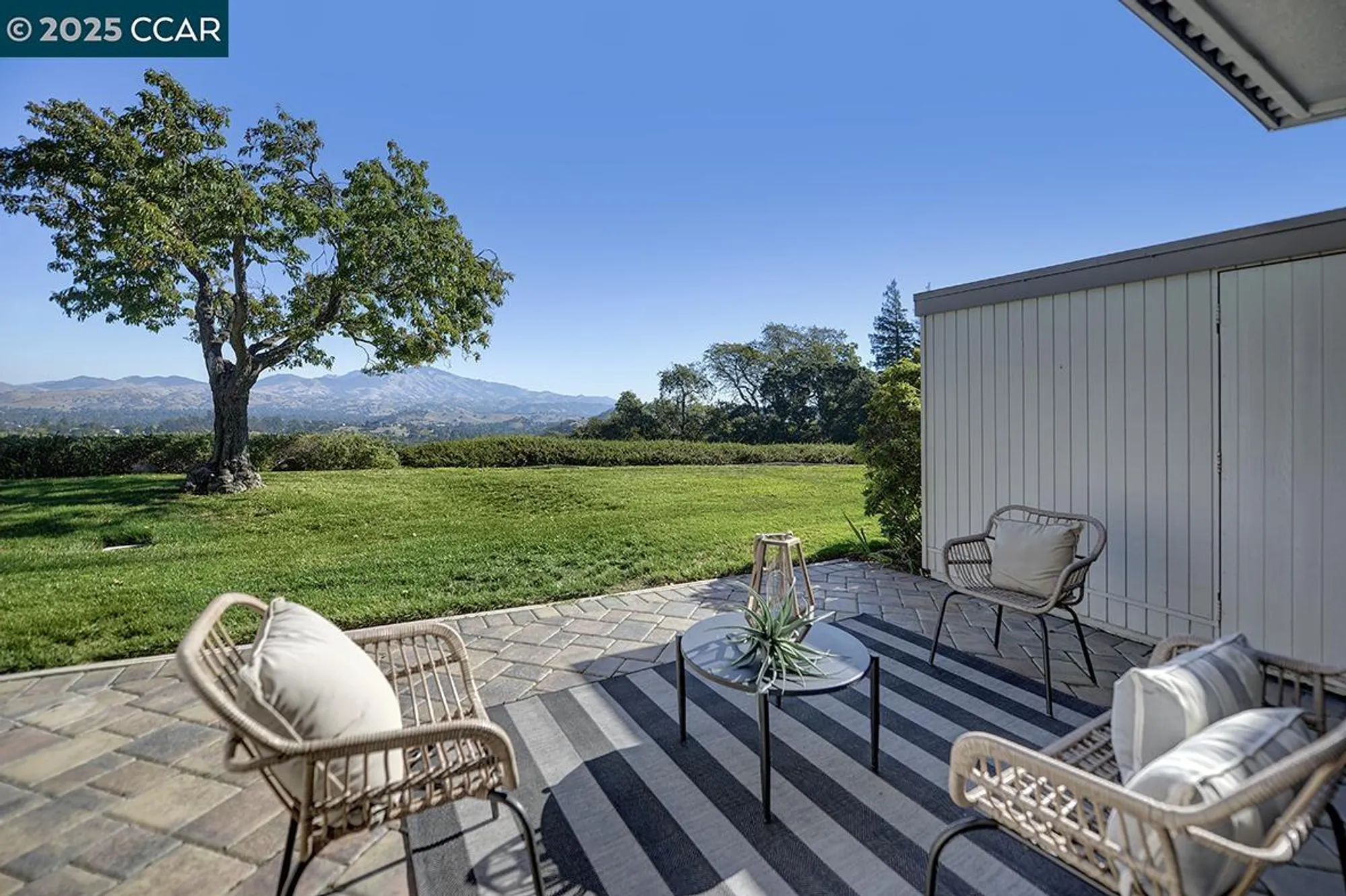 Property Slideshow image 9 of 58 | 2001 skycrest dr 4, Walnut Creek, CA, 94595