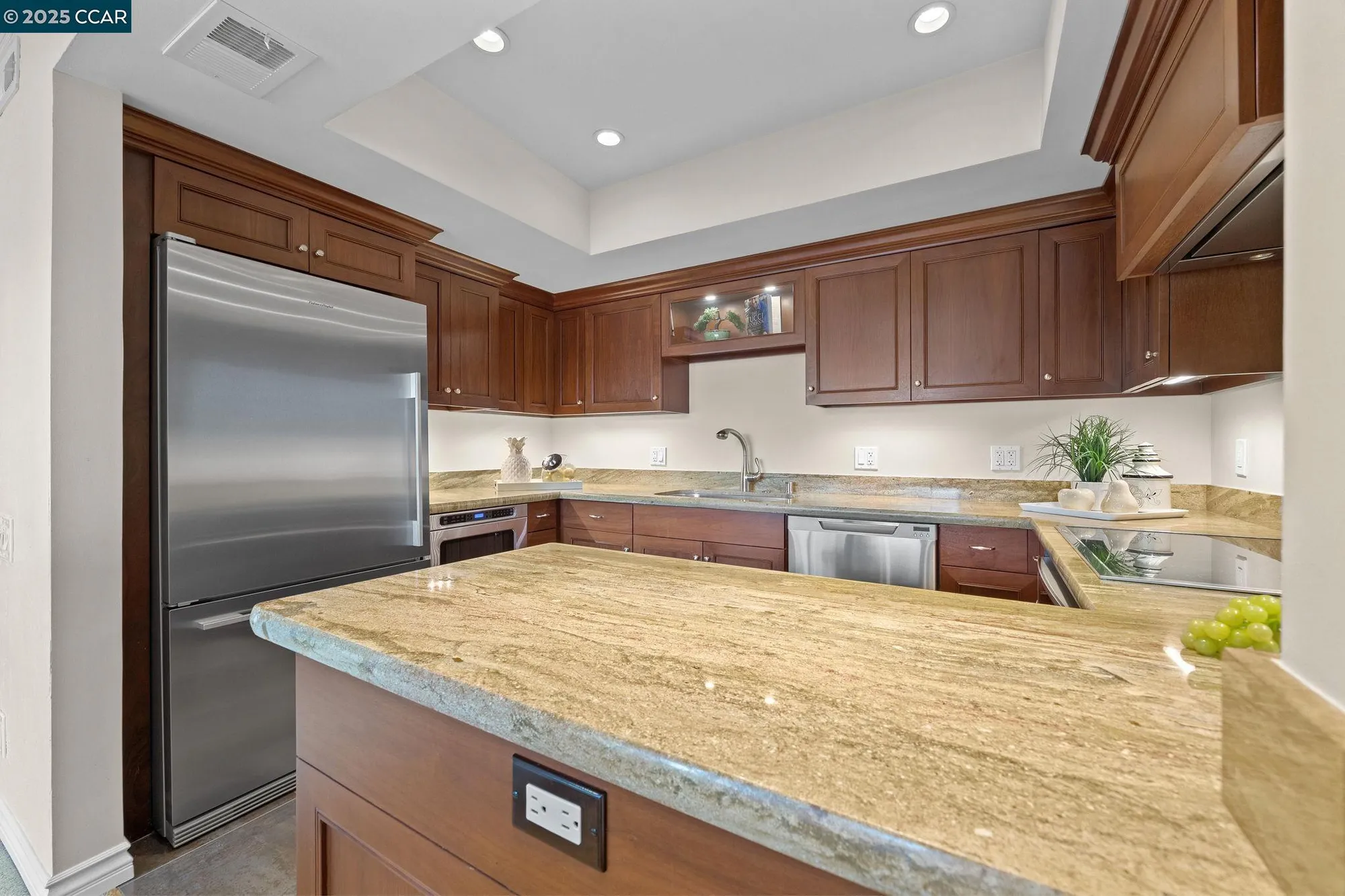 Property Slideshow image 5 of 50 | 1129 avenida sevilla 5b, Walnut Creek, CA, 94595