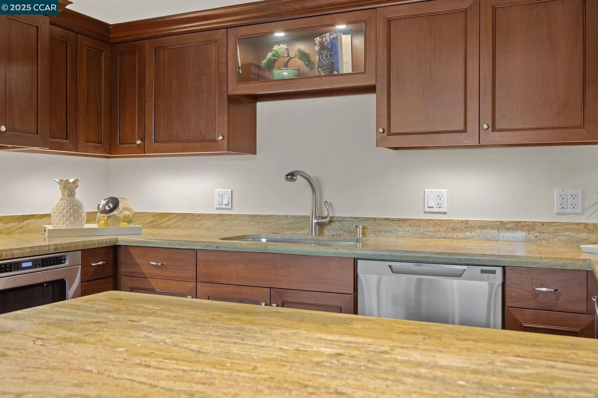 Property Slideshow image 6 of 50 | 1129 avenida sevilla 5b, Walnut Creek, CA, 94595