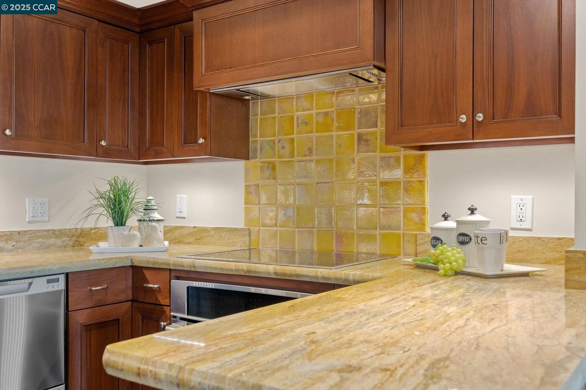 Property Slideshow image 7 of 50 | 1129 avenida sevilla 5b, Walnut Creek, CA, 94595