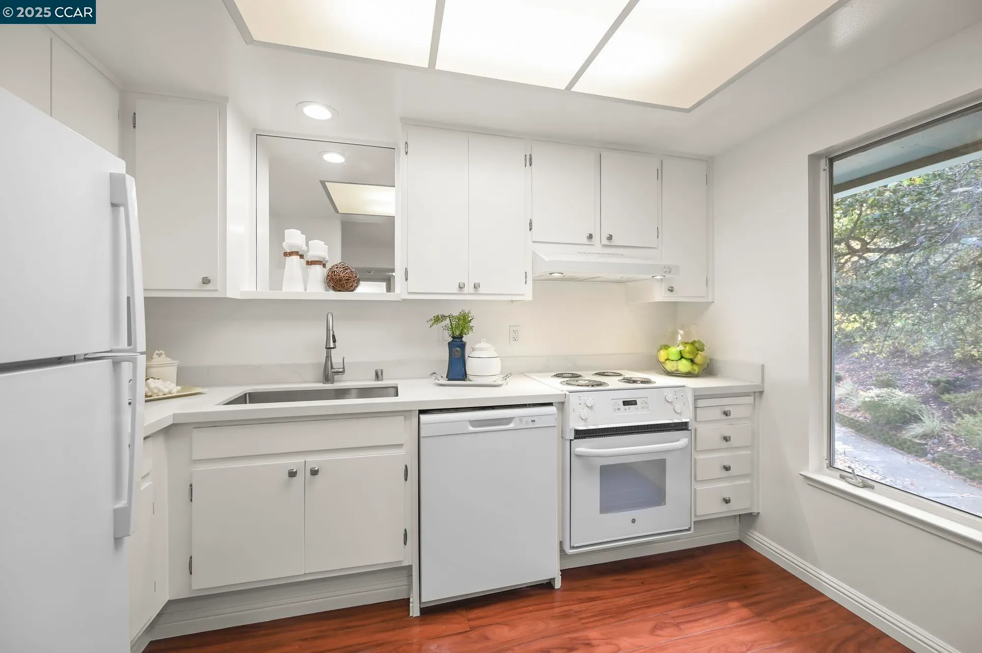 Property Slideshow image 11 of 33 | 3465 tice creek dr 4, Walnut Creek, CA, 94595