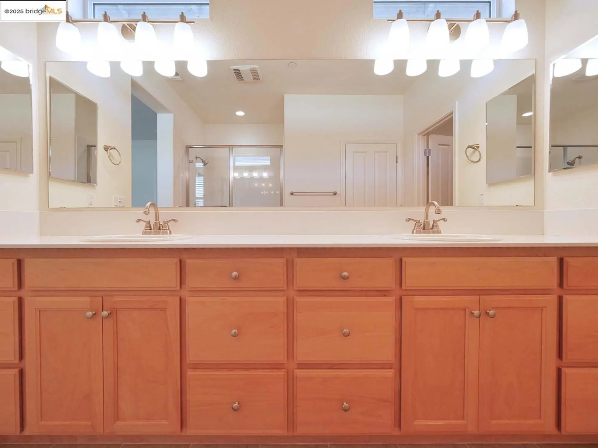 Property Slideshow image 16 of 52 | 321 kestrel way, Rio Vista, CA, 94571