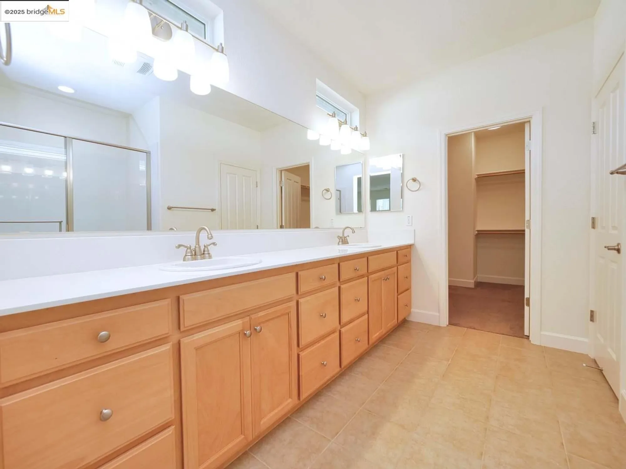 Property Slideshow image 12 of 52 | 321 kestrel way, Rio Vista, CA, 94571