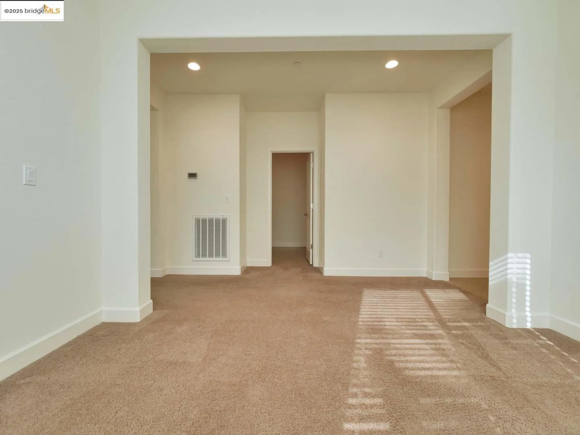 Property Slideshow image 25 of 52 | 321 kestrel way, Rio Vista, CA, 94571