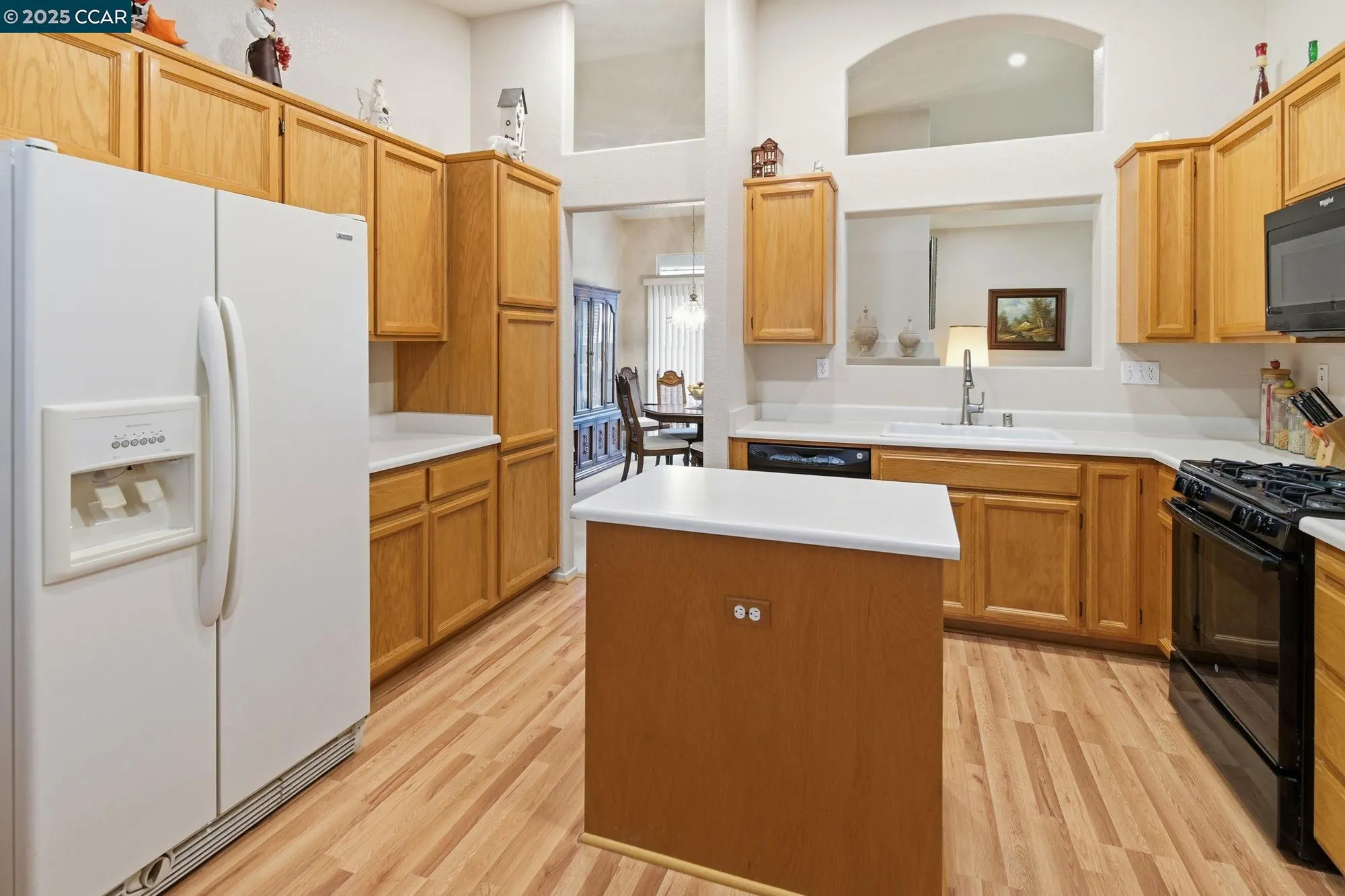 Property Slideshow image 11 of 39 | 443 mandarin cir, Vacaville, CA, 95687