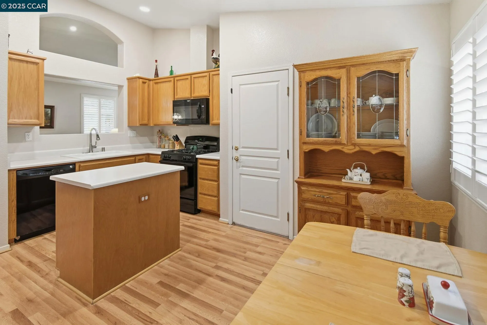 Property Slideshow image 14 of 39 | 443 mandarin cir, Vacaville, CA, 95687