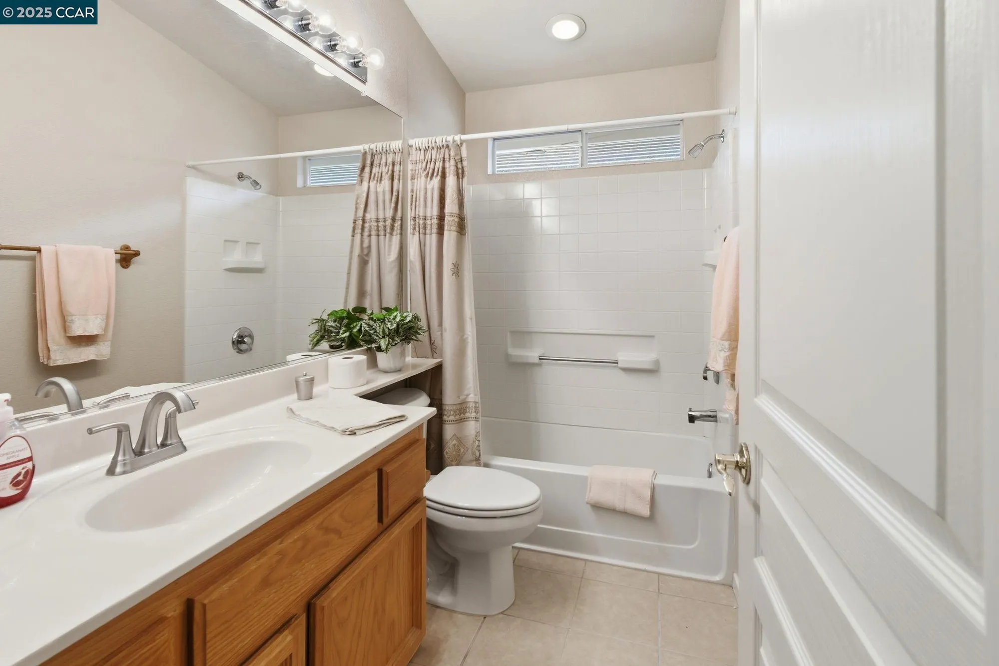 Property Slideshow image 25 of 39 | 443 mandarin cir, Vacaville, CA, 95687
