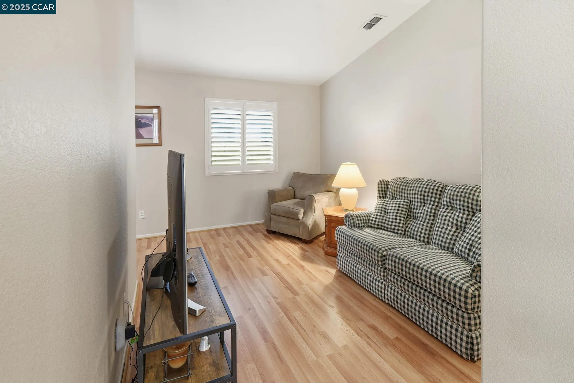 Property Slideshow image 8 of 39 | 443 mandarin cir, Vacaville, CA, 95687