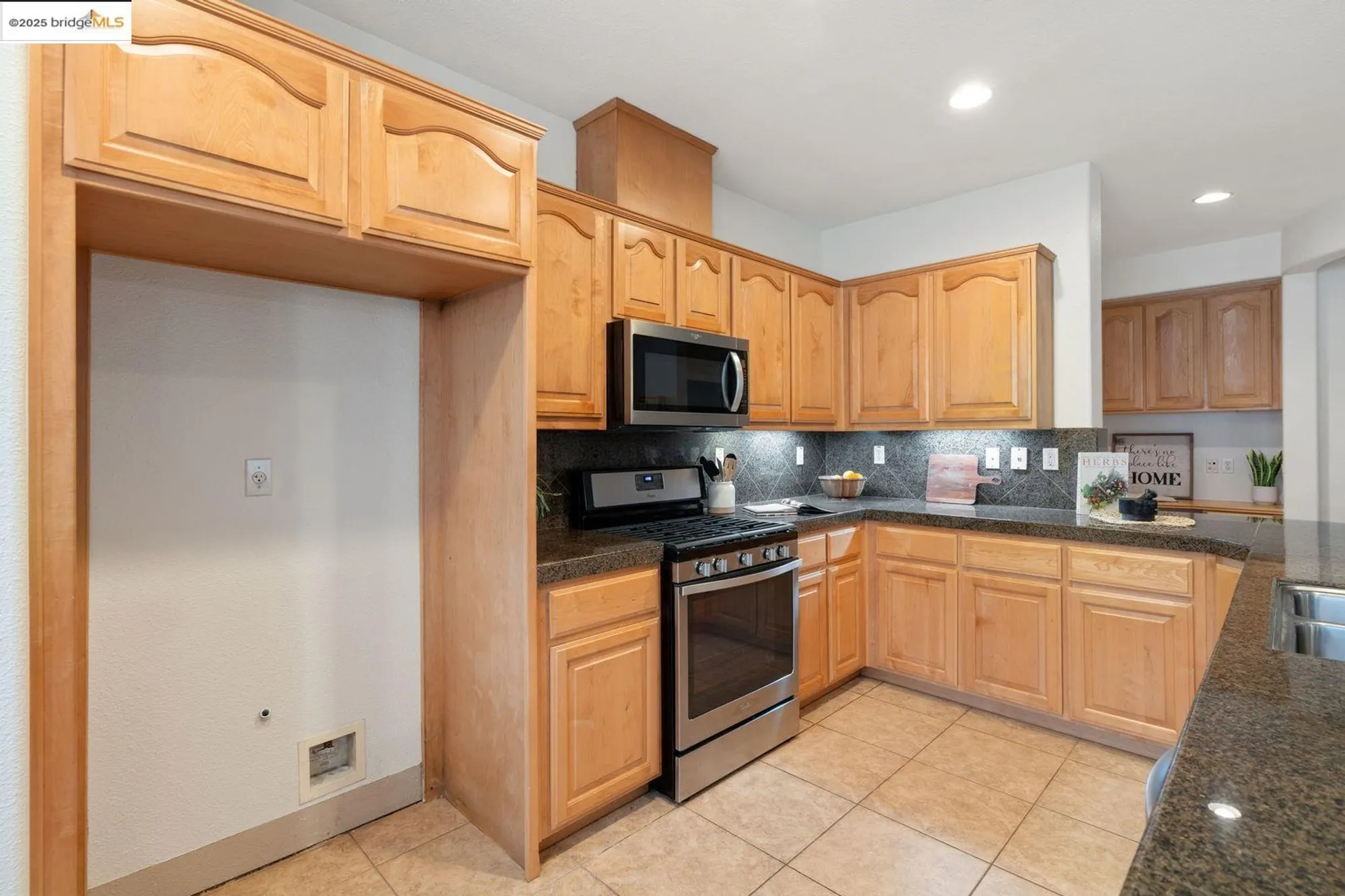 Property Slideshow image 10 of 29 | 501 marianna pl, Rio Vista, CA, 94571