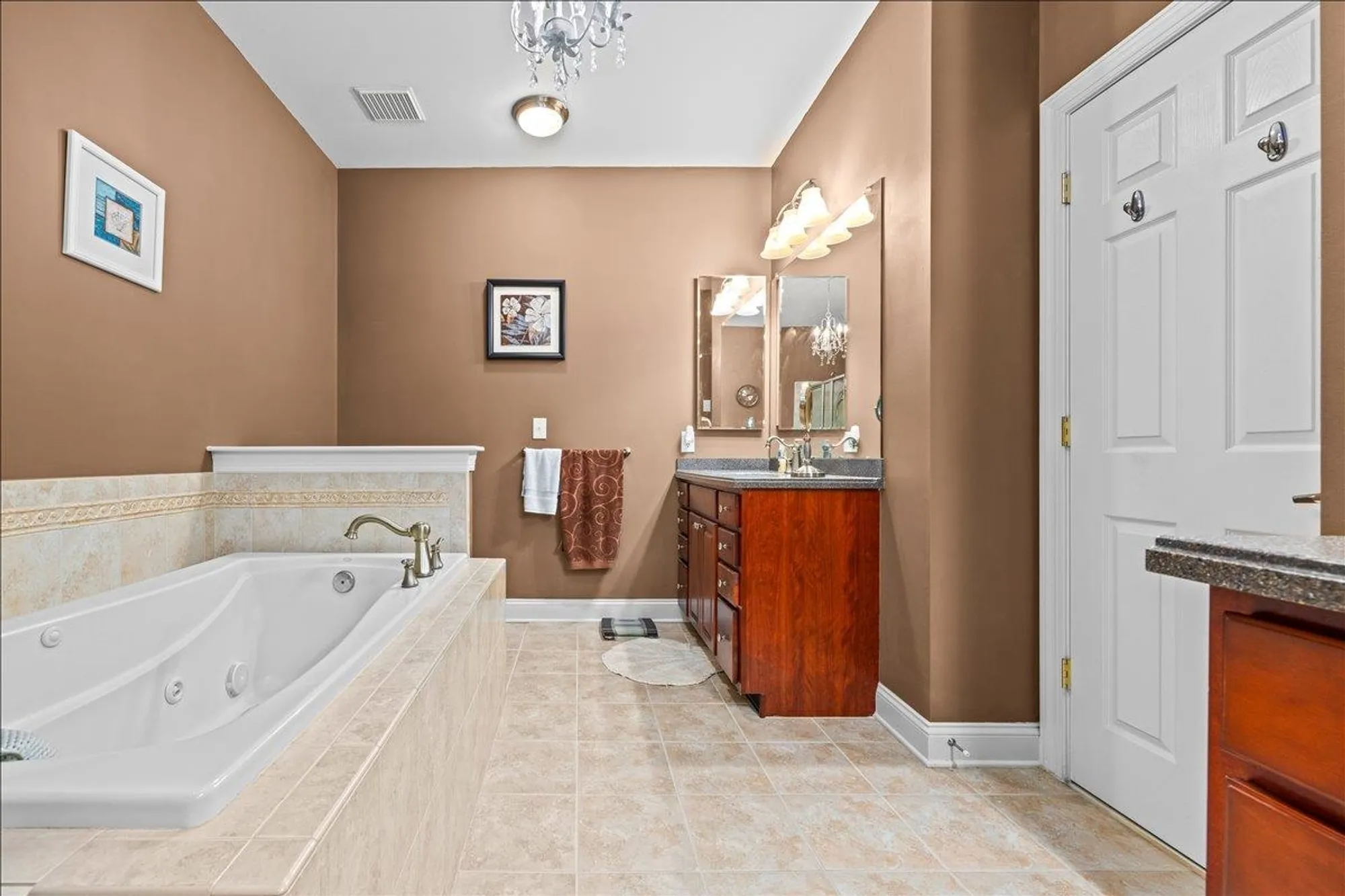 Property Slideshow image 19 of 38 | 308 osprey dr, Cape May Court House, NJ, 08210