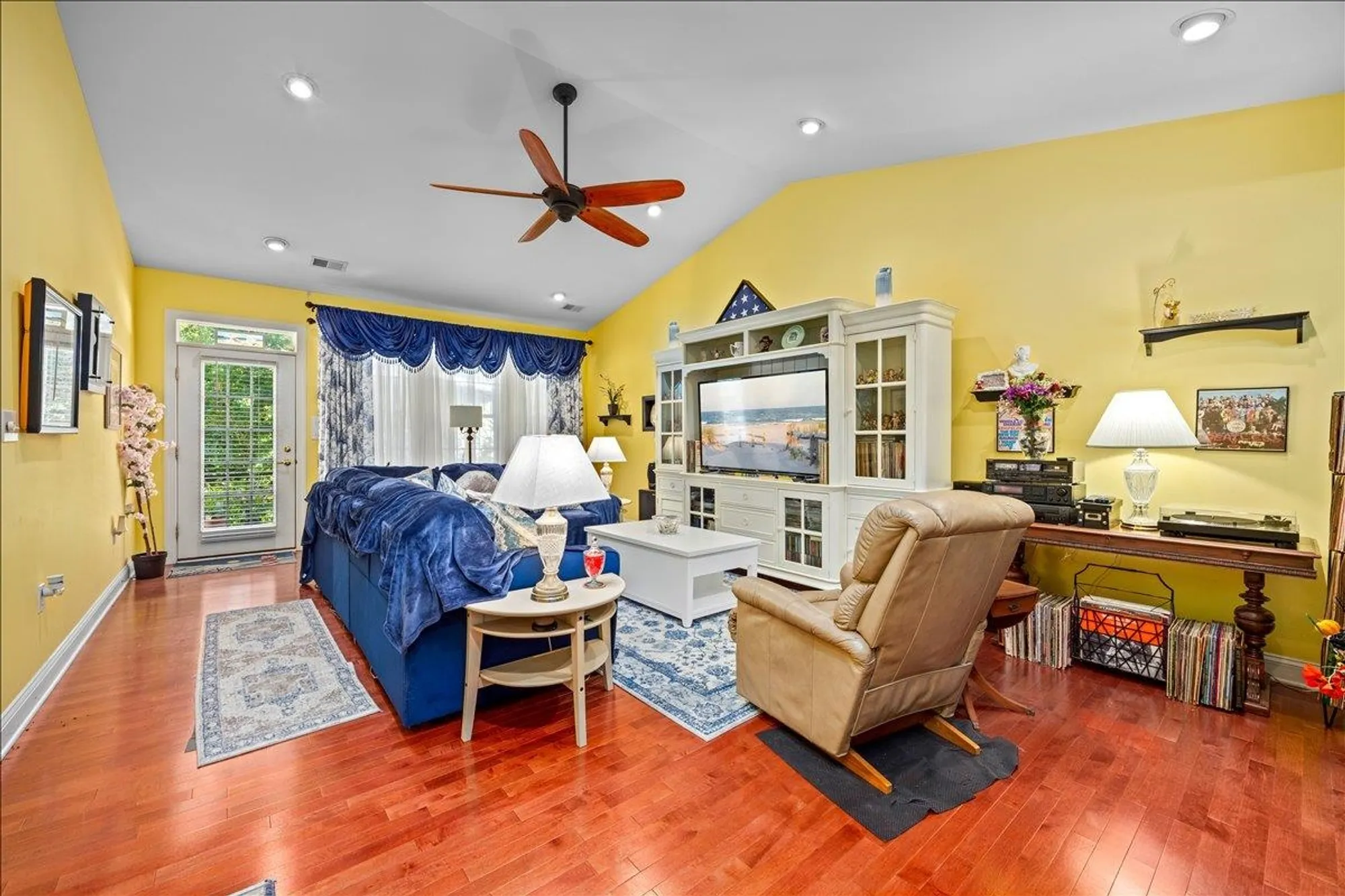 Property Slideshow image 11 of 38 | 308 osprey dr, Cape May Court House, NJ, 08210