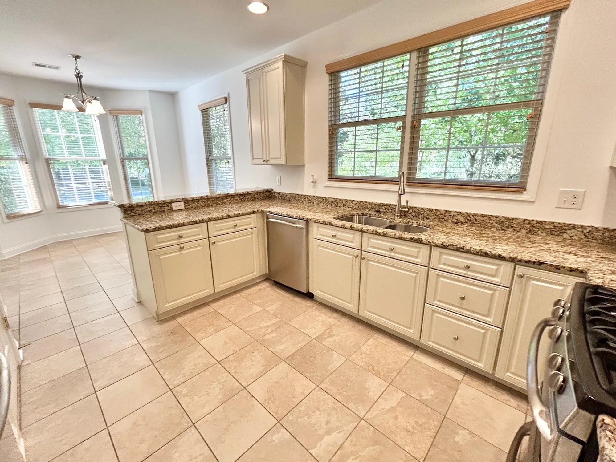 Property Slideshow image 8 of 22 | 100 osprey dr # 100, Cape May Court House, NJ, 08210