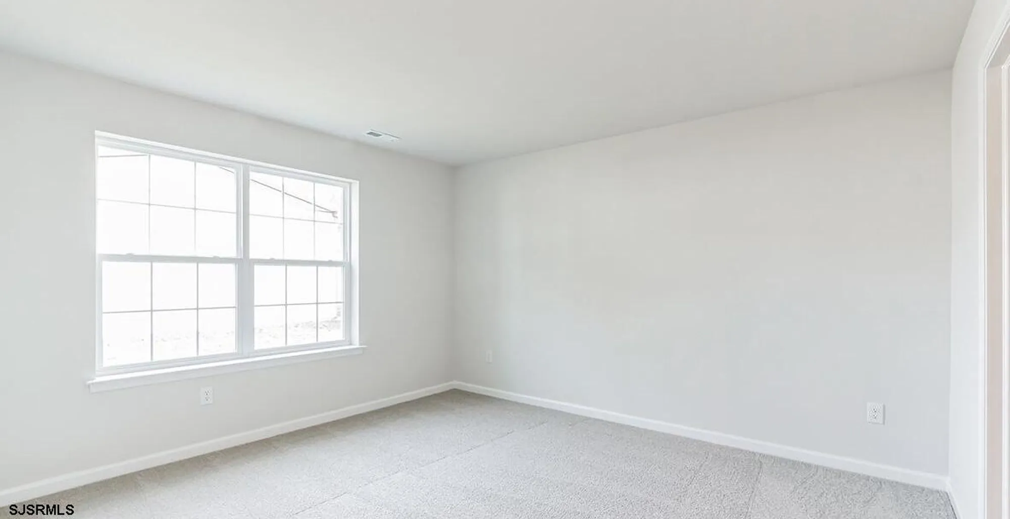 Property Slideshow image 11 of 44 | 140 hilton head ct, Egg Harbor Township, NJ, 08234