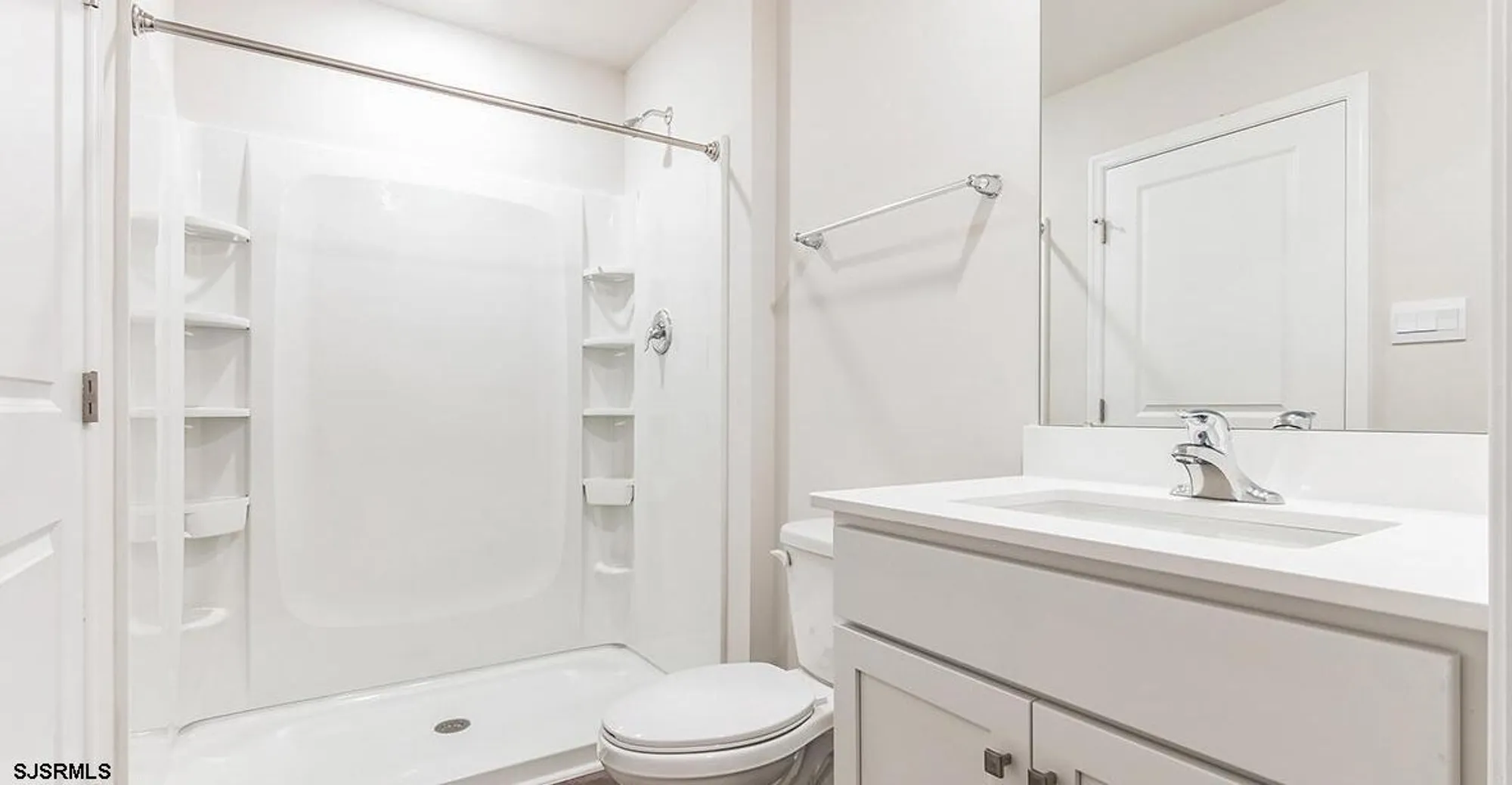 Property Slideshow image 13 of 44 | 140 hilton head ct, Egg Harbor Township, NJ, 08234