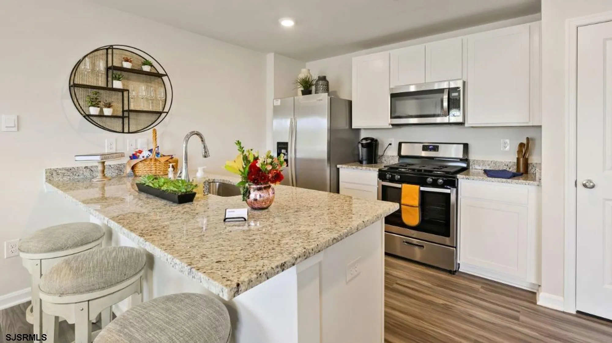 Property Slideshow image 27 of 44 | 140 hilton head ct, Egg Harbor Township, NJ, 08234