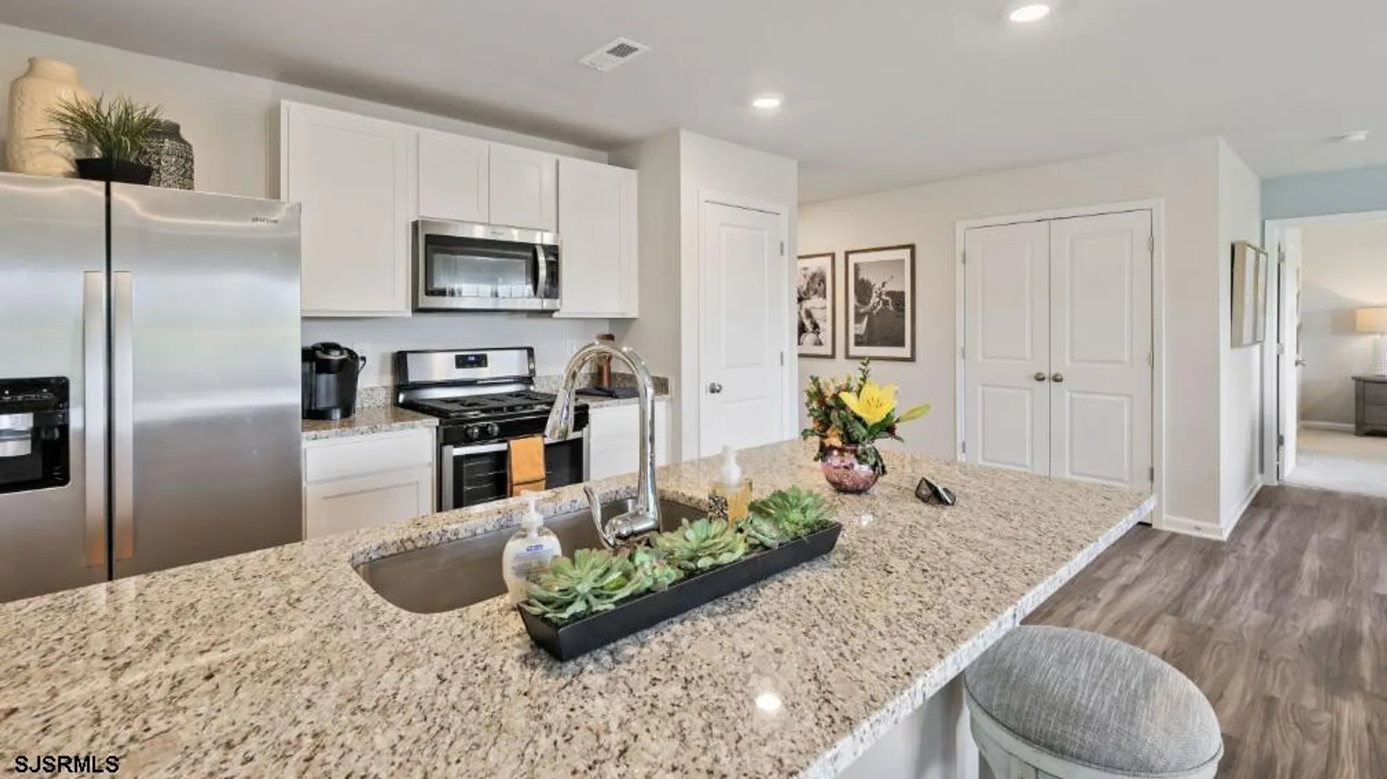 Property Slideshow image 37 of 44 | 140 hilton head ct, Egg Harbor Township, NJ, 08234