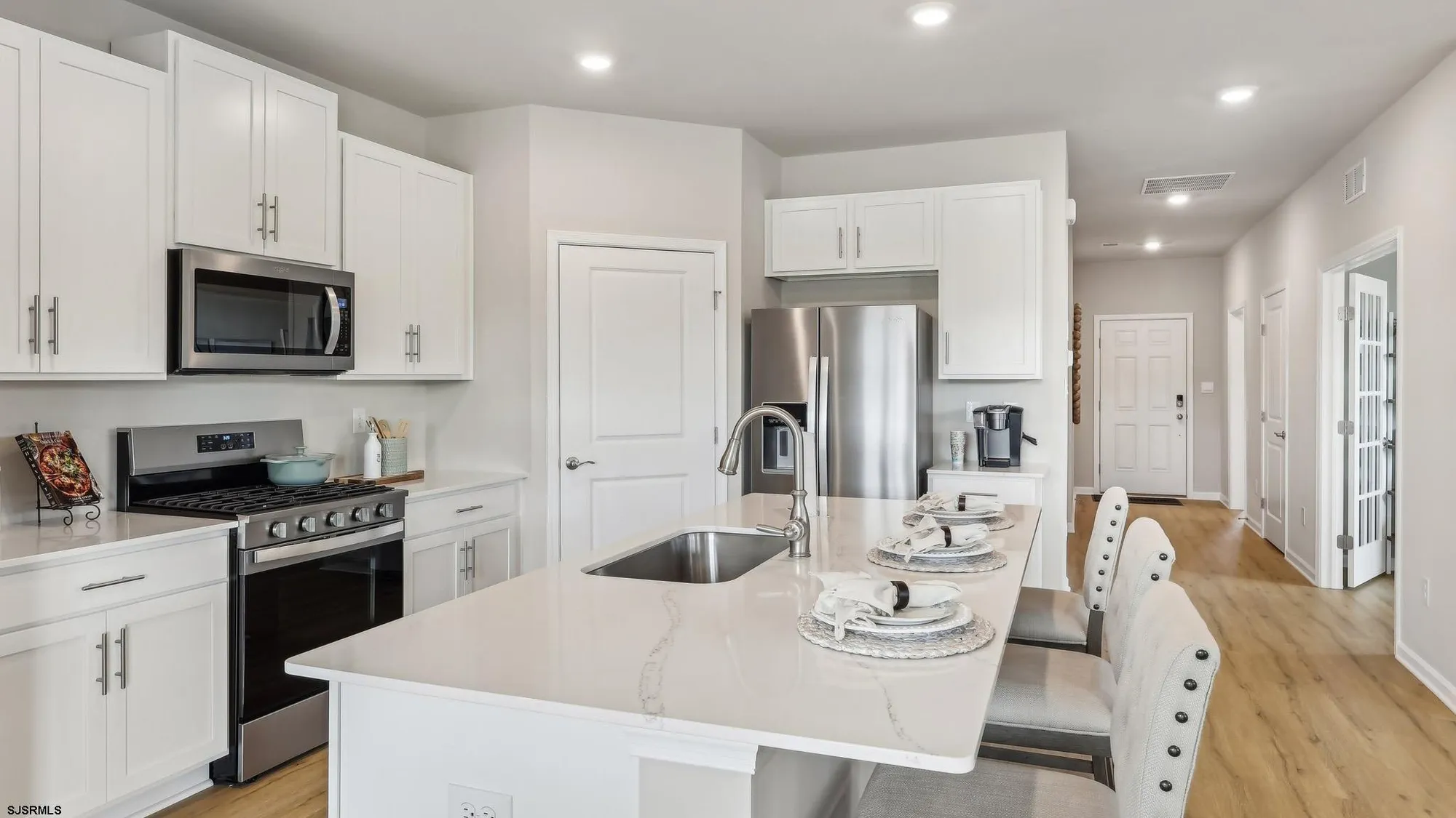 Property Slideshow image 11 of 34 | 123 hilton head ct, Egg Harbor Township, NJ, 08234