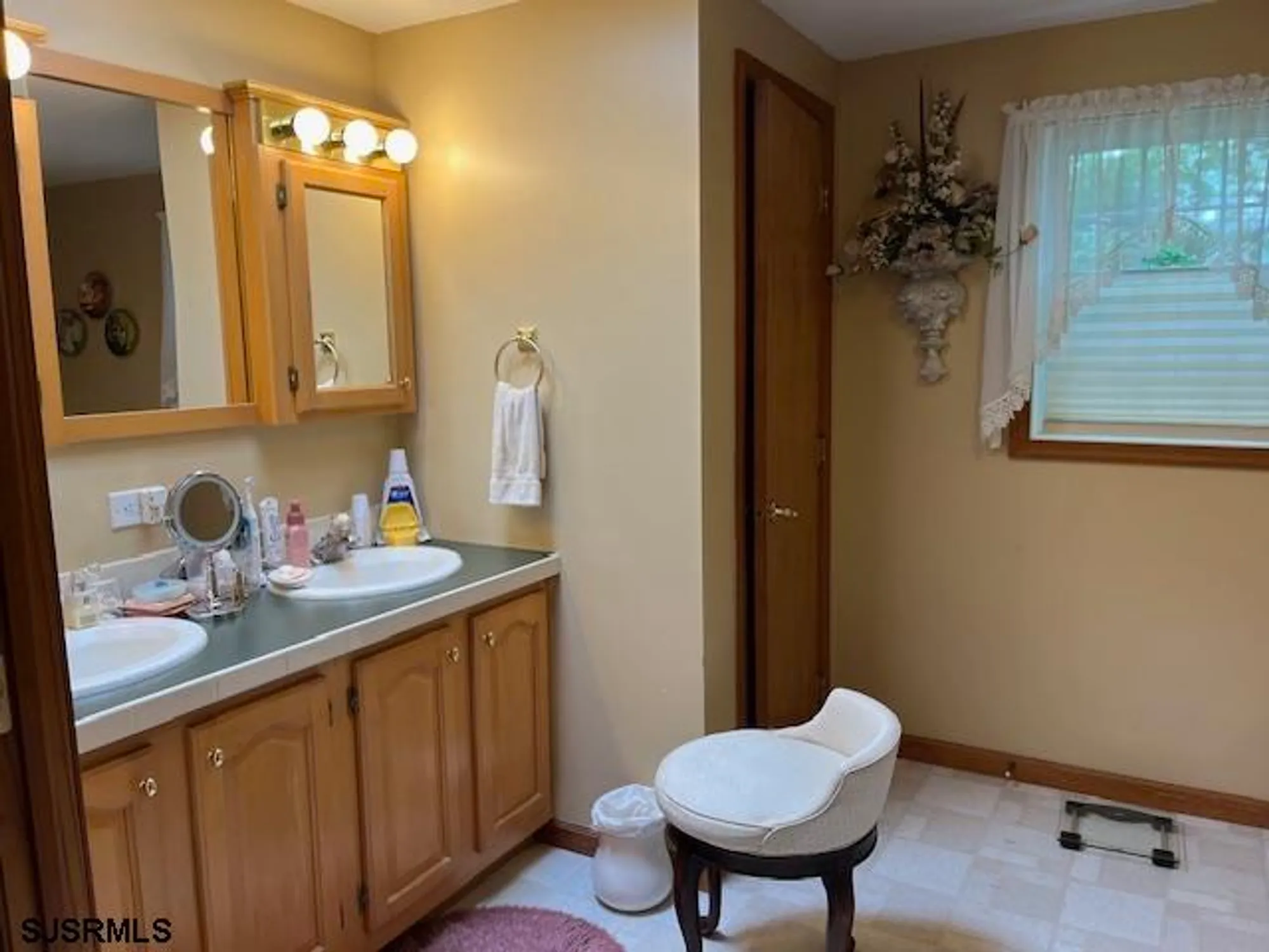 Property Slideshow image 18 of 25 | 154 muirfield ct, Mays Landing, NJ, 08330
