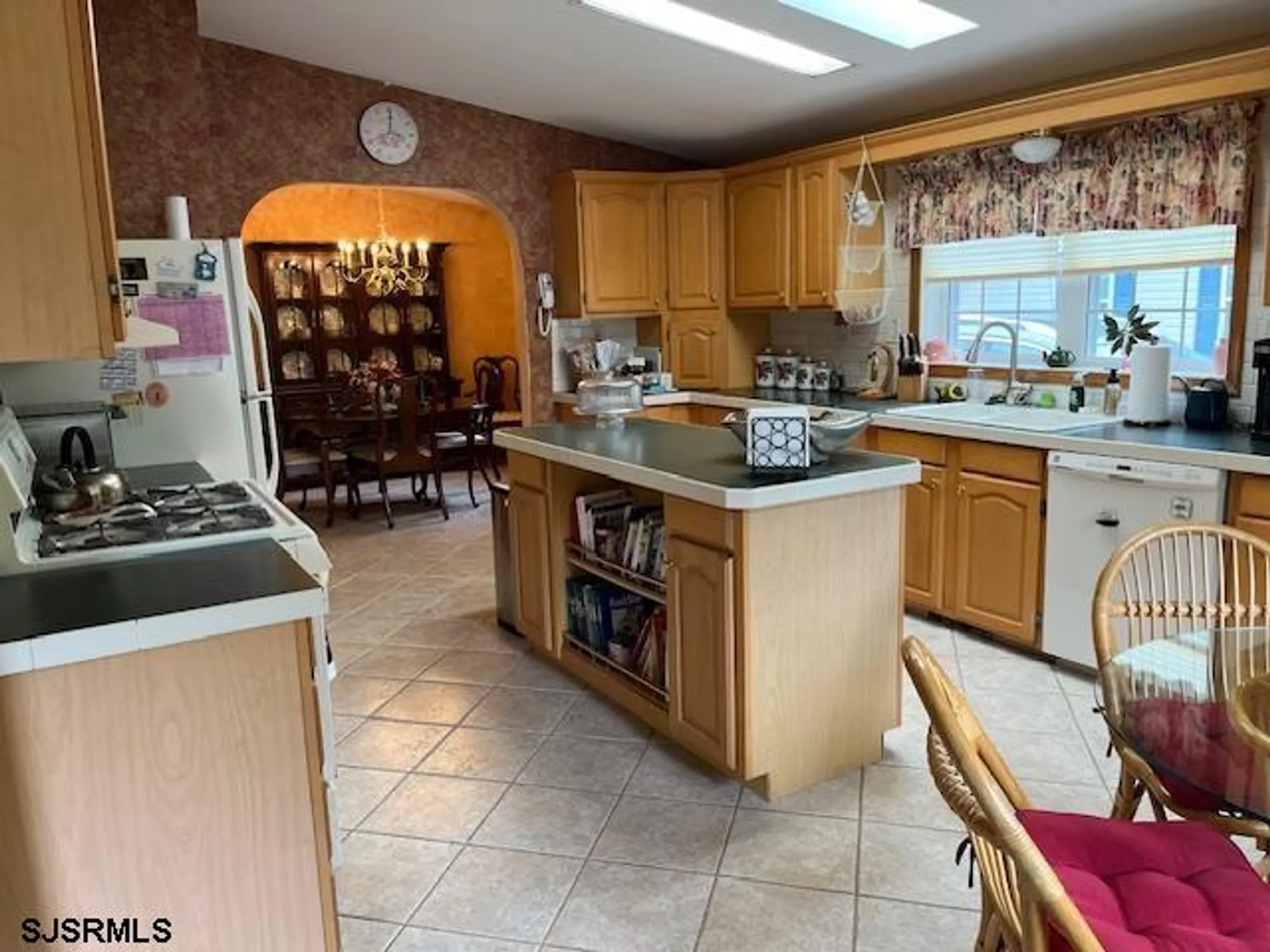 Property Slideshow image 11 of 25 | 154 muirfield ct, Mays Landing, NJ, 08330