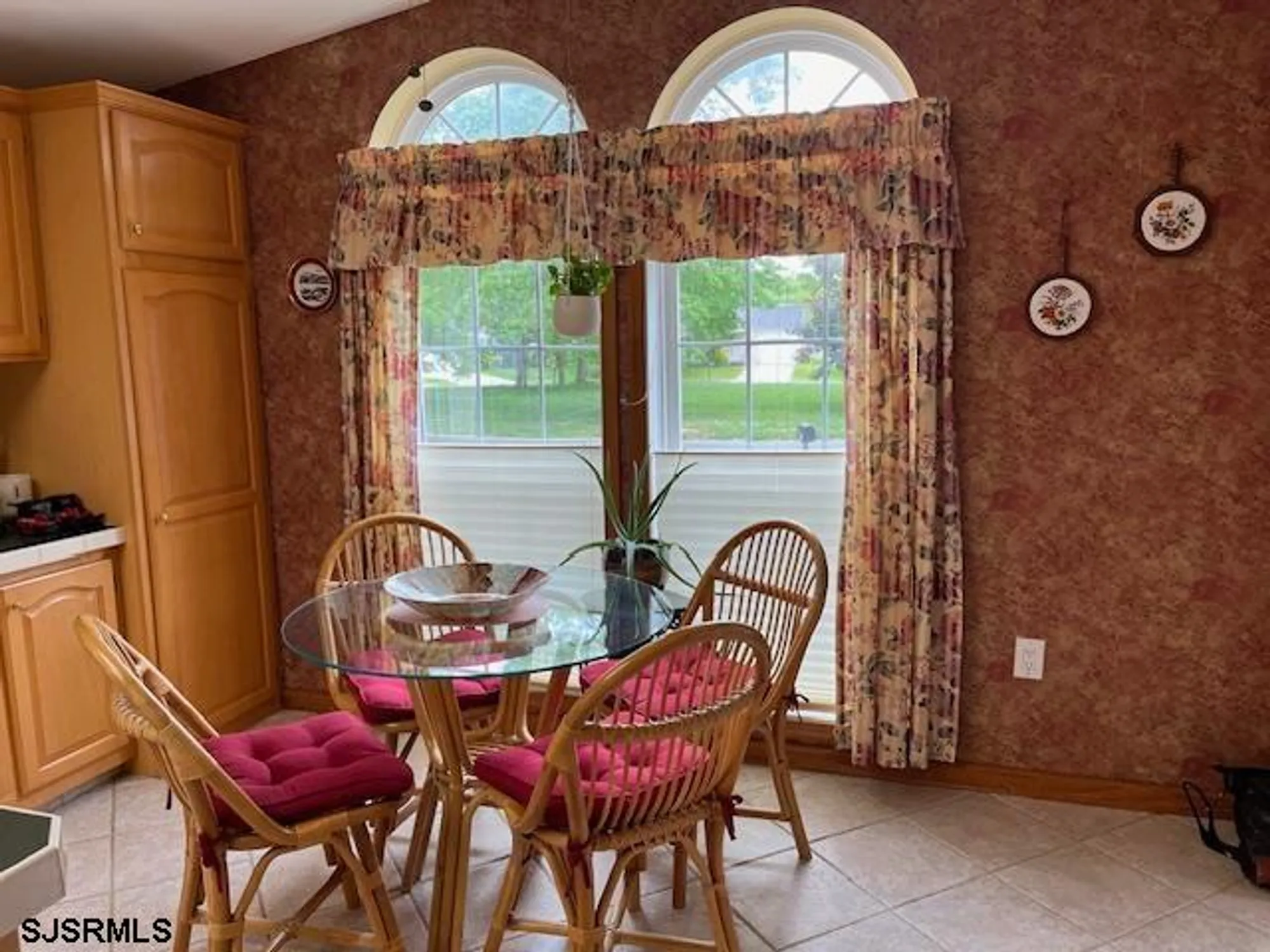 Property Slideshow image 10 of 25 | 154 muirfield ct, Mays Landing, NJ, 08330