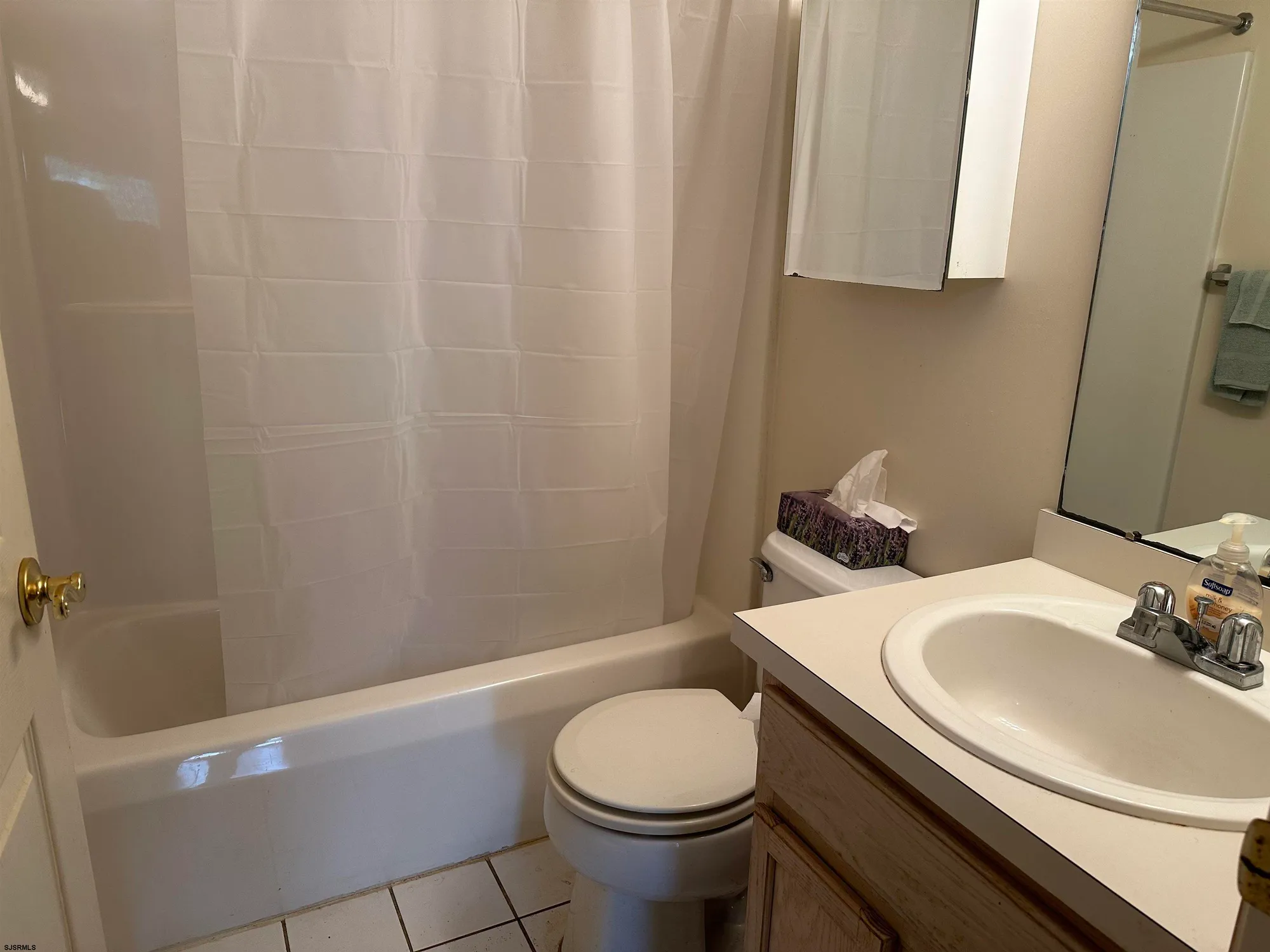 Property Slideshow image 16 of 26 | 19 e woodland ave # e101, Absecon, NJ, 08201