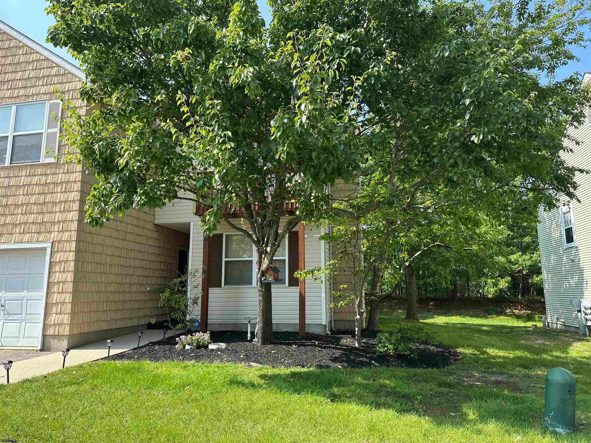 Property Slideshow image 2 of 26 | 19 e woodland ave # e101, Absecon, NJ, 08201