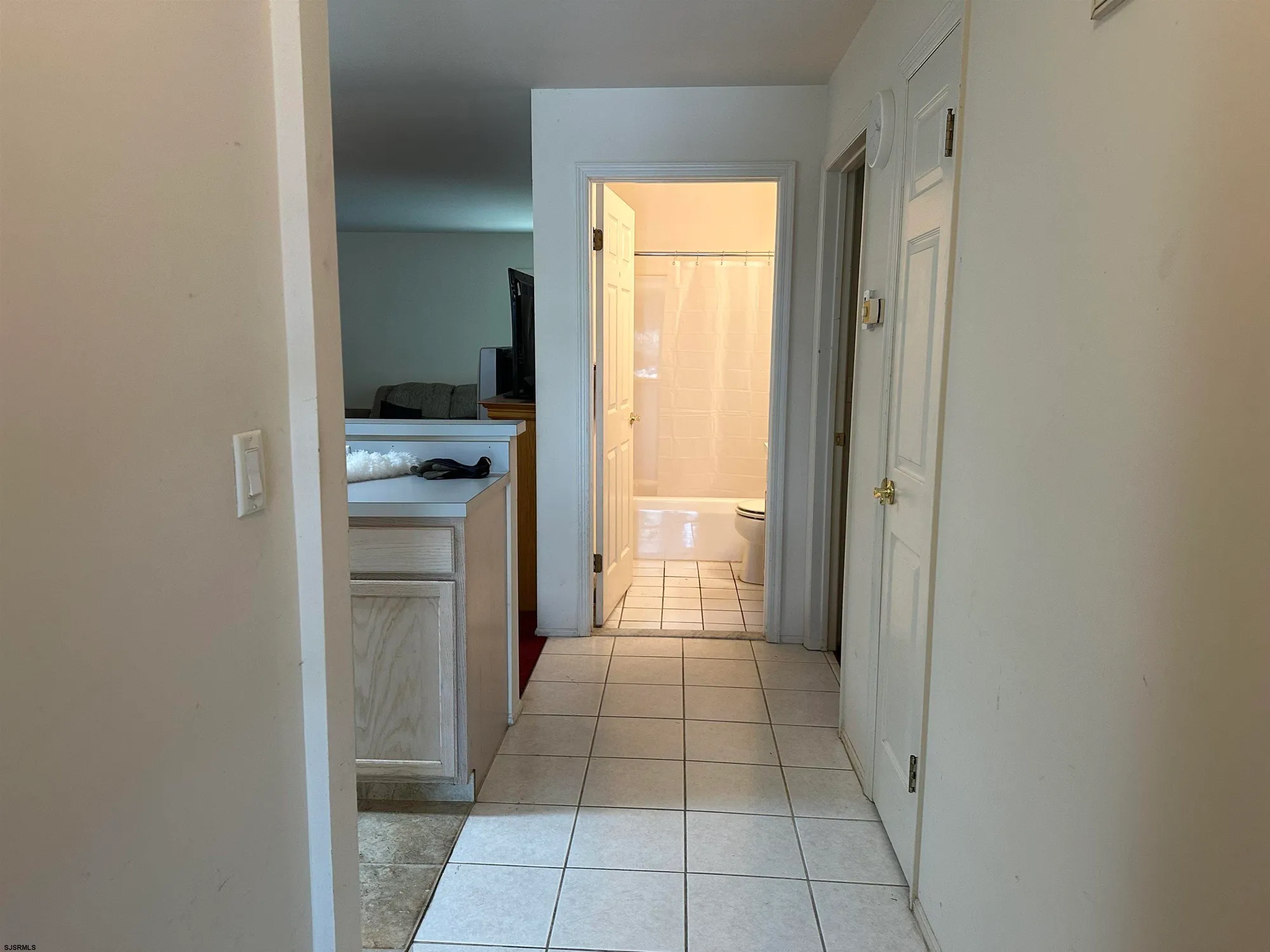 Property Slideshow image 14 of 26 | 19 e woodland ave # e101, Absecon, NJ, 08201