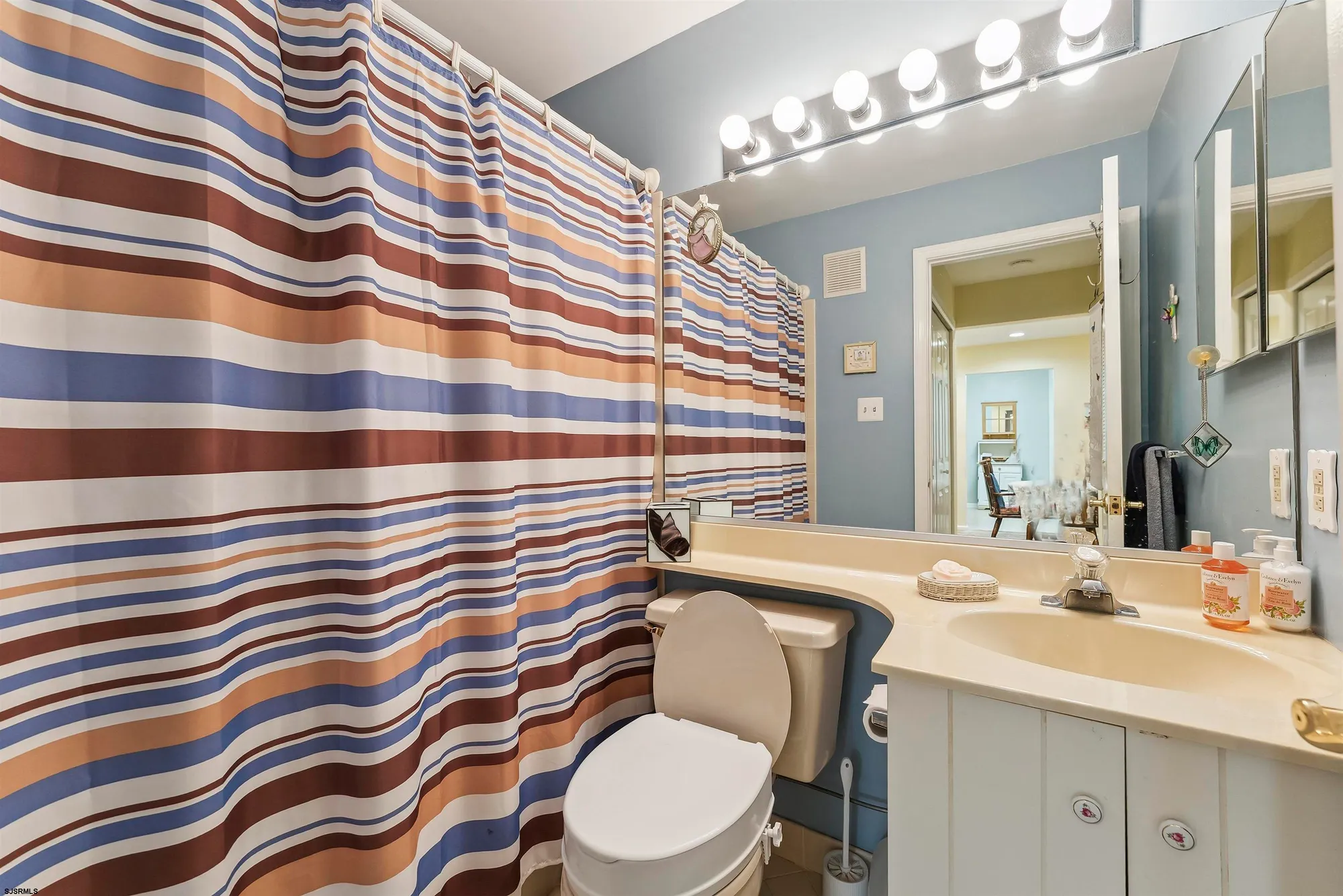 Property Slideshow image 23 of 38 | 550 central ave unit b1, Linwood, NJ, 08221