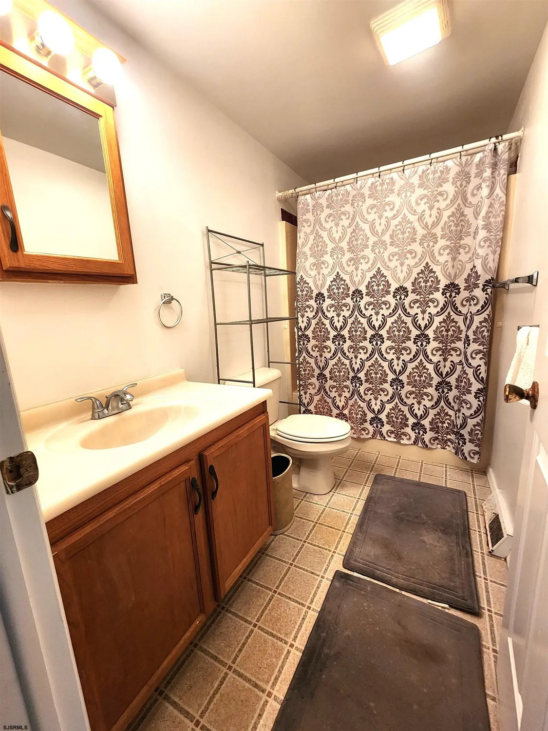 Property Slideshow image 17 of 25 | 3 knollwood dr, Mays Landing, NJ, 08330