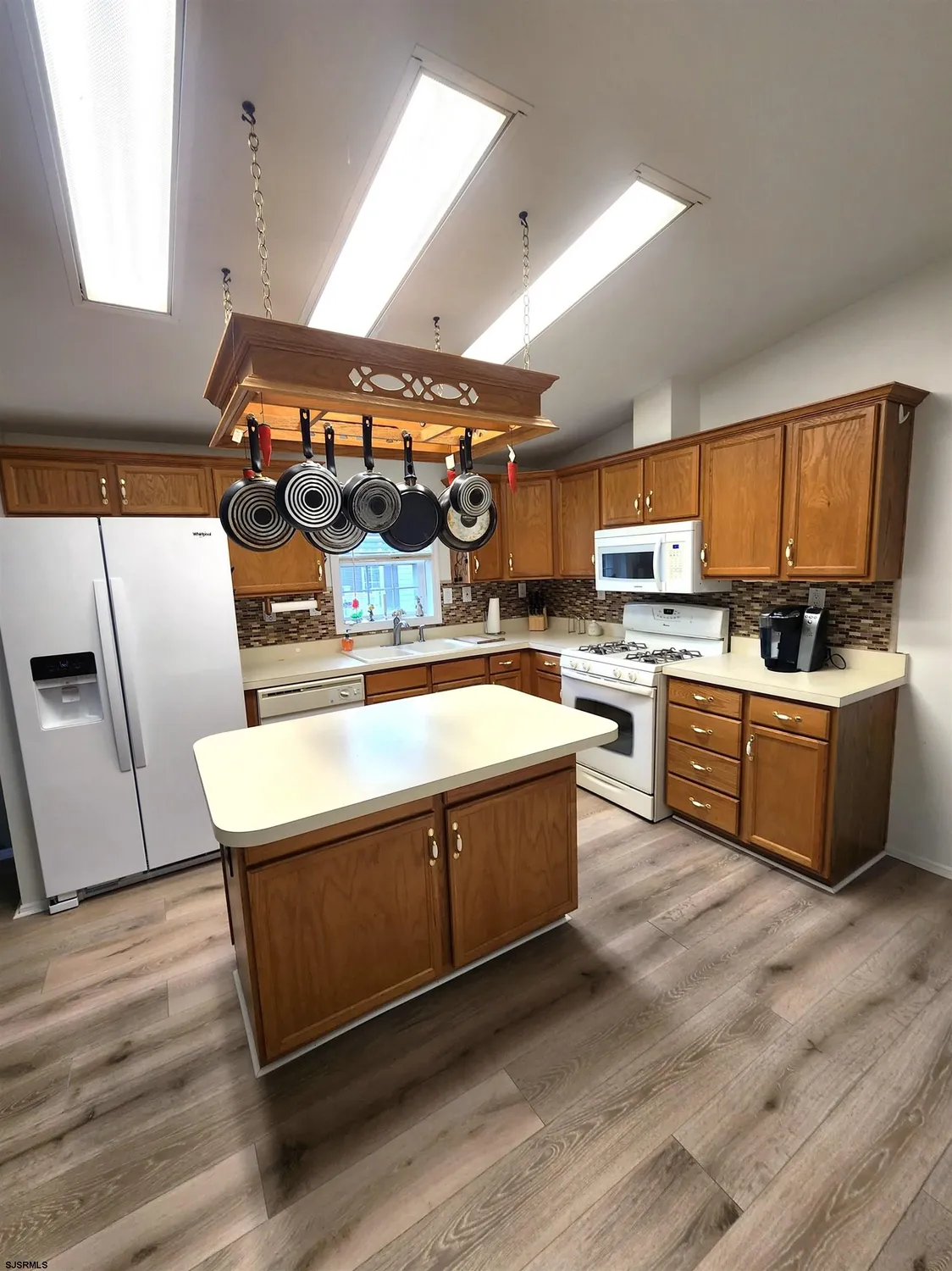 Property Slideshow image 4 of 25 | 3 knollwood dr, Mays Landing, NJ, 08330