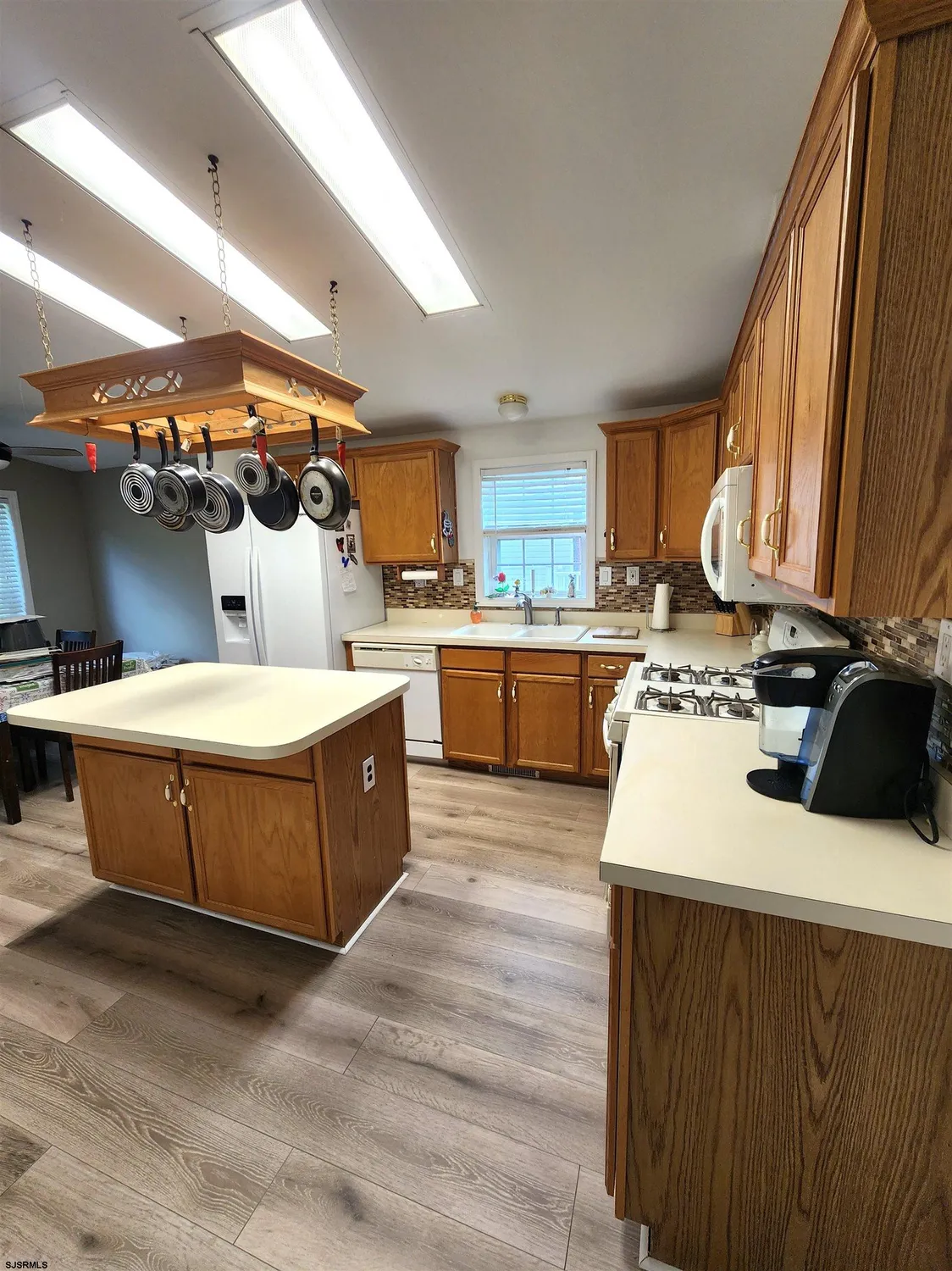 Property Slideshow image 5 of 25 | 3 knollwood dr, Mays Landing, NJ, 08330